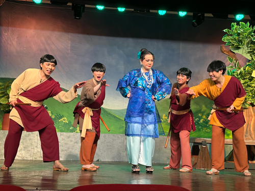 AI kh&ocirc;ng c&ograve;n l&agrave; "kh&aacute;ch lạ" (*): Định vị lại vai tr&ograve; của AI trong s&acirc;n khấu - Ảnh 1.