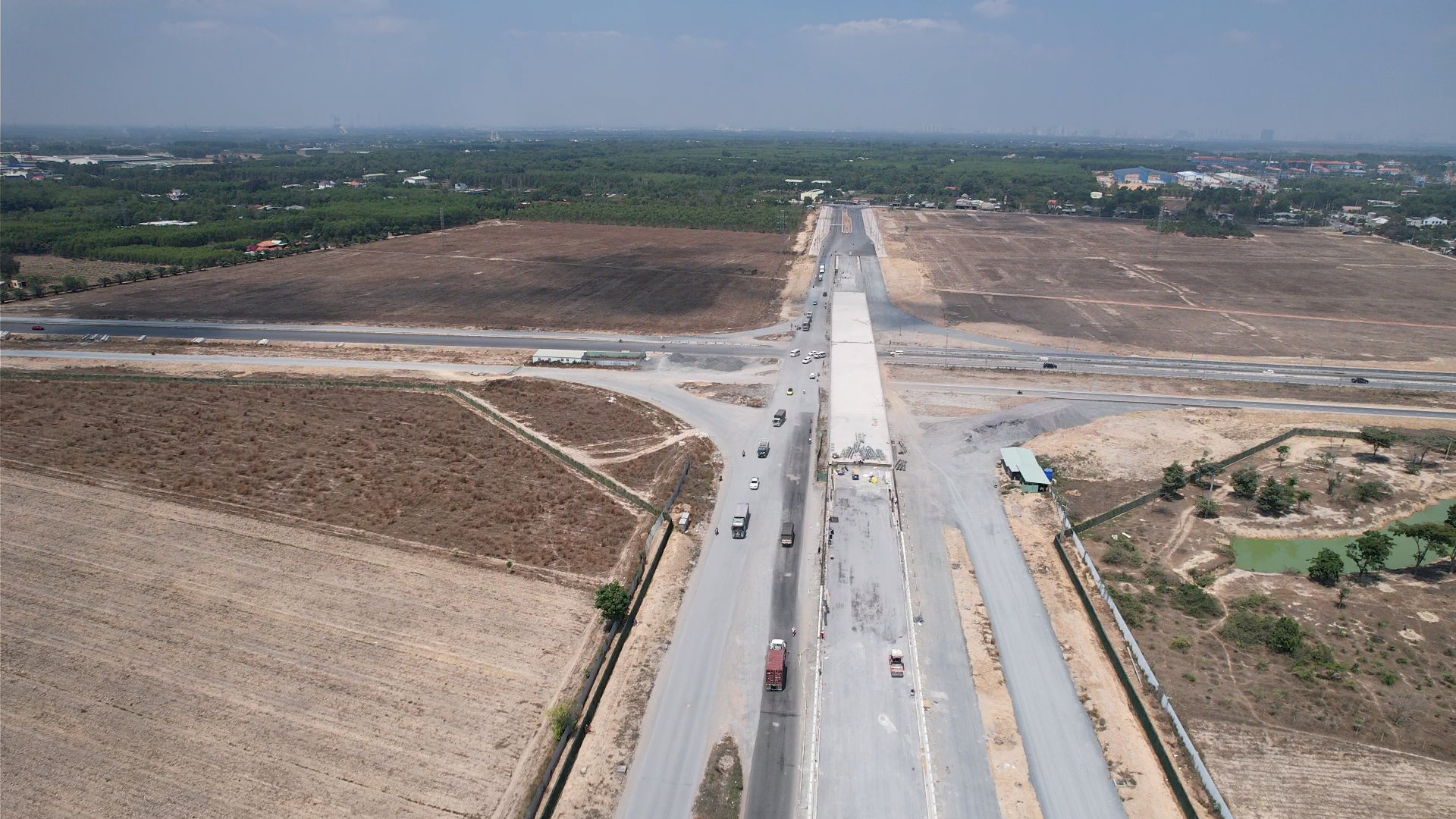 Chủ tịch UBND tỉnh Đồng Nai yêu cầu hoàn thành dự án giao thông kết nối sân bay Long Thành - Ảnh 3.