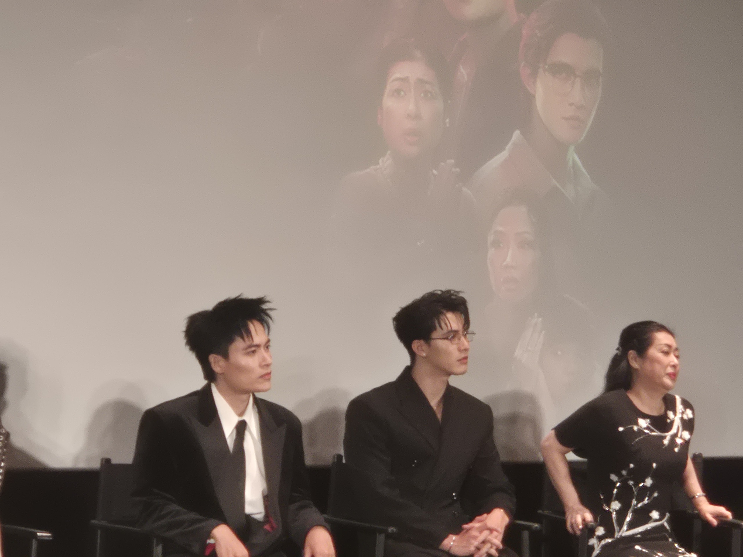 Võ Tấn Phát mừng 