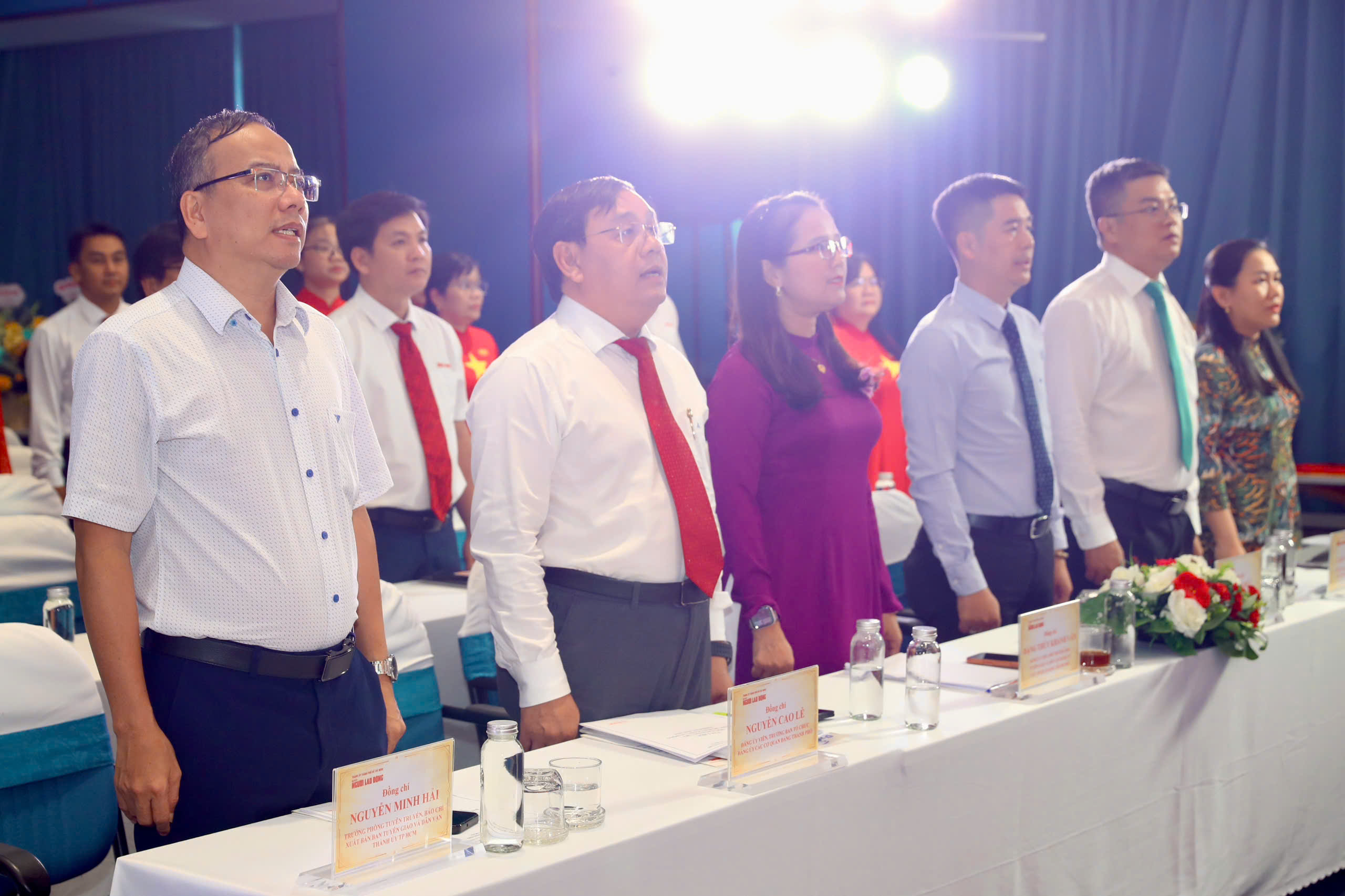 Ông Tô Đình Tuân tiếp tục làm Bí thư Đảng ủy Báo Người Lao Động nhiệm kỳ 2025 - 2030 - Ảnh 1.