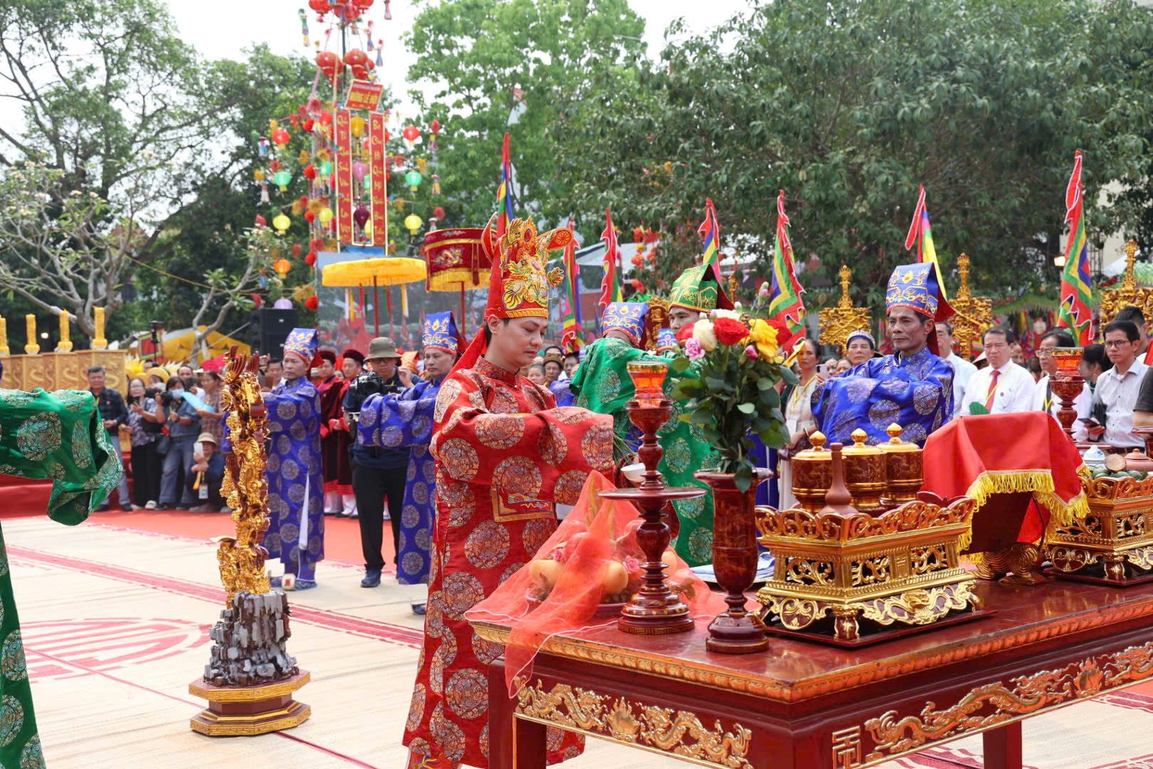 Lan tỏa hào khí cội nguồn dân tộc trong lễ dâng hương Đức Quốc Tổ Lạc Long Quân - Ảnh 1.