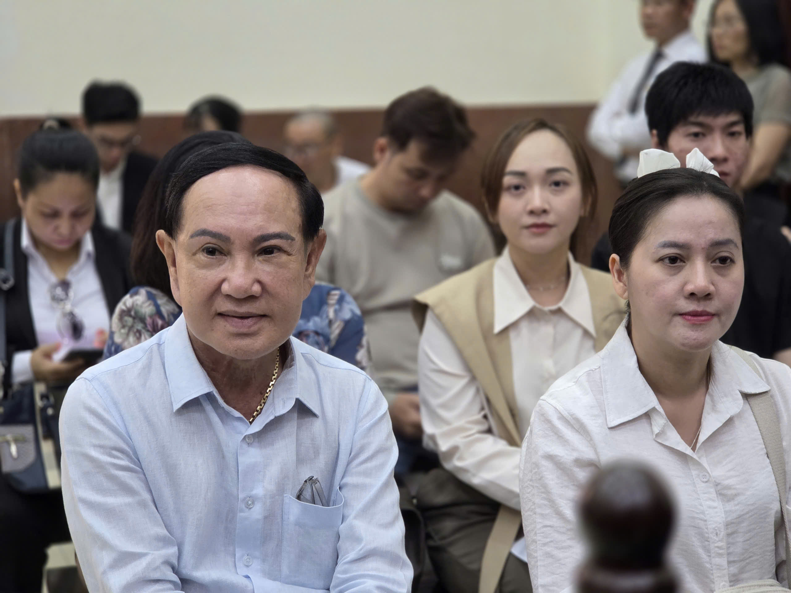 VIDEO: Ch&aacute;u g&aacute;i cố NSƯT Vũ Linh n&oacute;i muốn l&agrave;m s&aacute;ng tỏ c&aacute;c giấy tờ hộ tịch li&ecirc;n quan Hồng Loan - Ảnh 1.