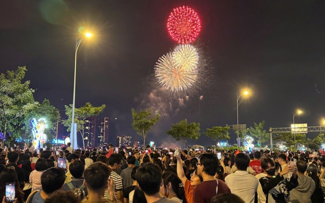 TPHCM c&oacute; th&ecirc;m 1 đợt bắn ph&aacute;o hoa trong th&aacute;ng 7, v&igrave; sao? - Ảnh 2.