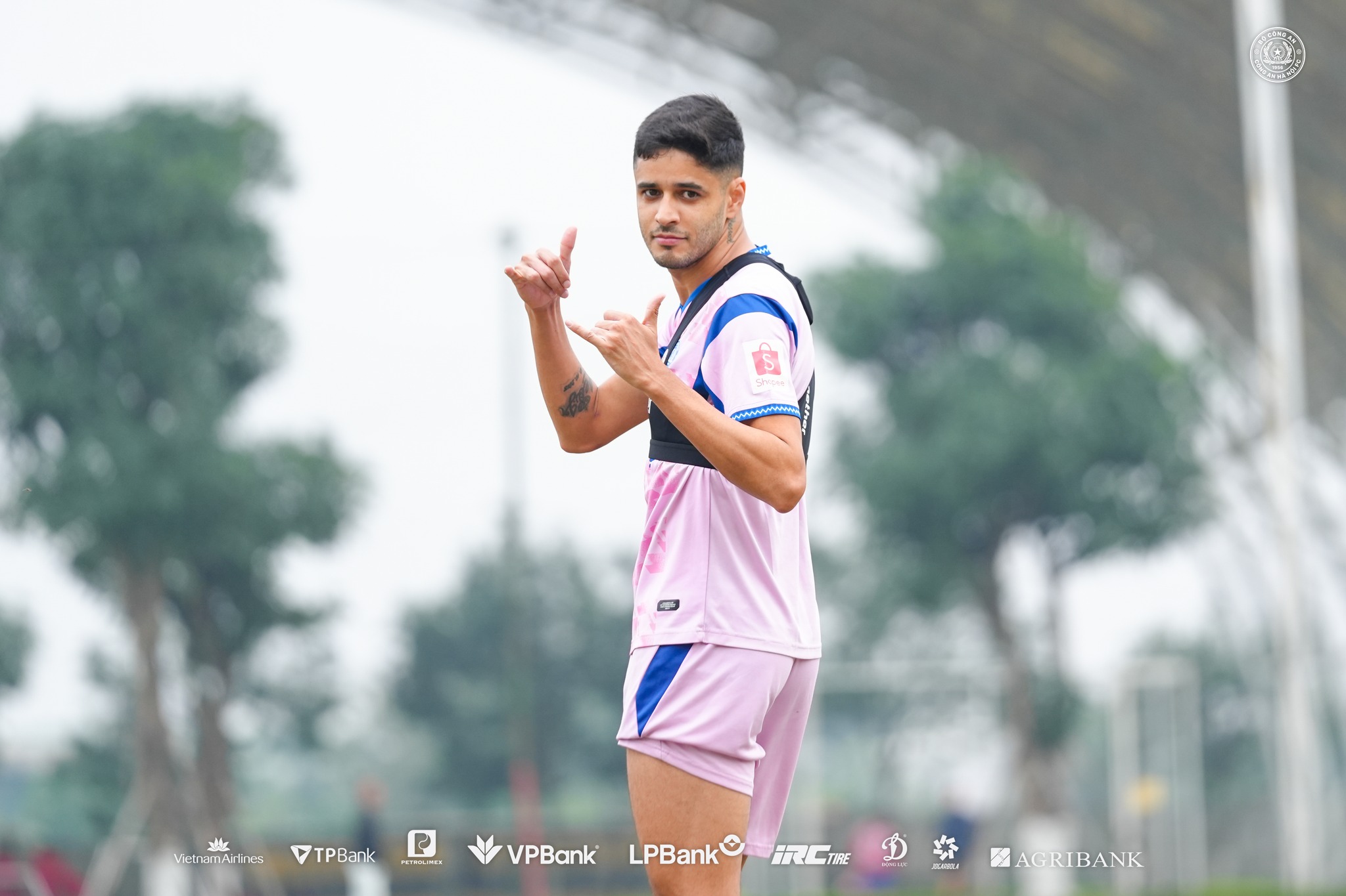 Chân chuyền số 1 V-League khiến người hâm mộ Việt Nam lo lắng - Ảnh 2.