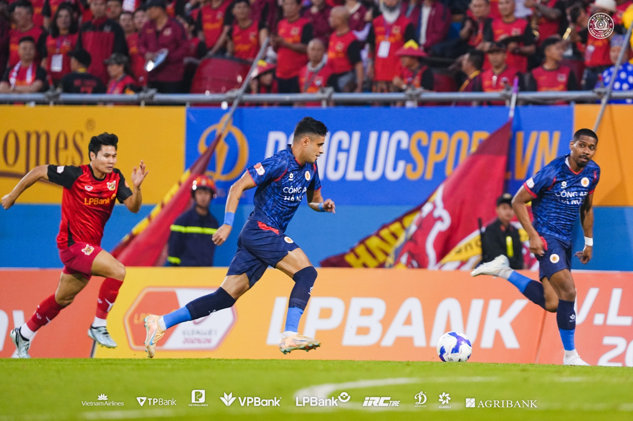 Chân chuyền số 1 V-League khiến người hâm mộ Việt Nam lo lắng - Ảnh 4.