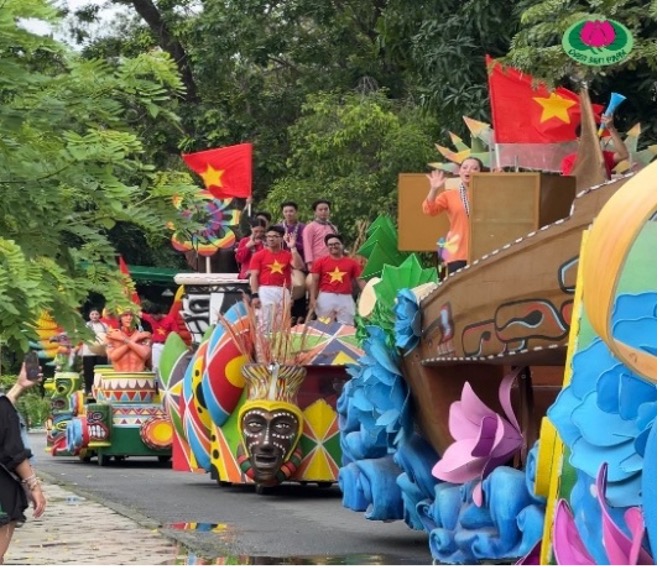 Công viên văn hóa Đầm Sen đối mặt cạnh tranh từ trung tâm thương mại lớn năm 2026 - Ảnh 2.