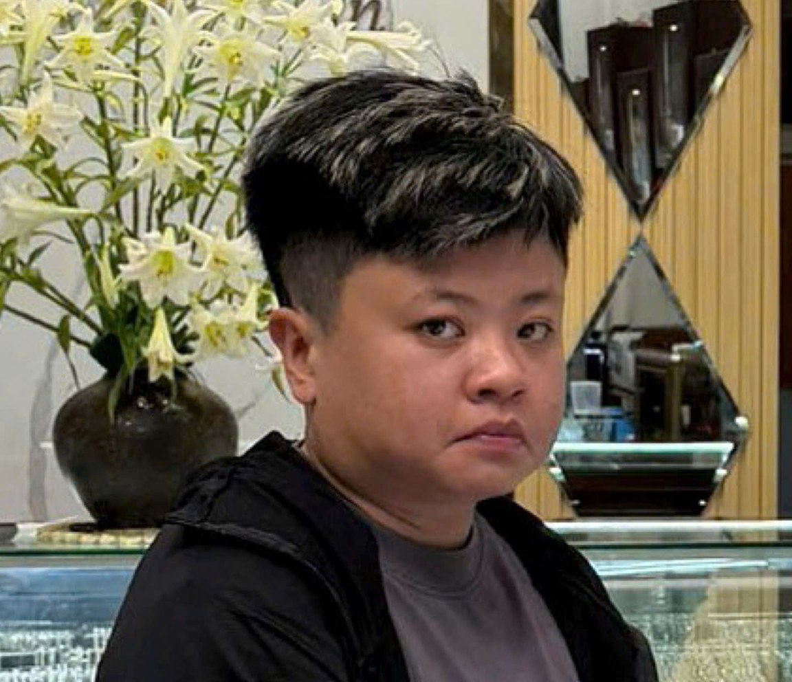 Lừa đảo vàng gia tăng 2026: Cô gái dùng chiêu trò lừa nạn nhân ham vàng giá rẻ - Ảnh 1.