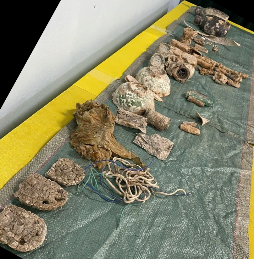 Tìm thấy 3 hài cốt liệt sĩ cùng nhiều di vật quan trọng, có 3 bát ăn cơm B52 - Ảnh 1.