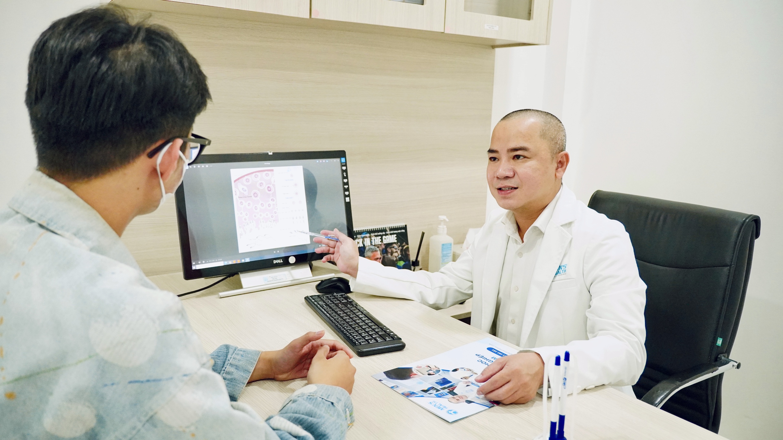 Bạo lực tinh thần âm thầm bào mòn sức khỏe nam giới ra sao? - Ảnh 1.