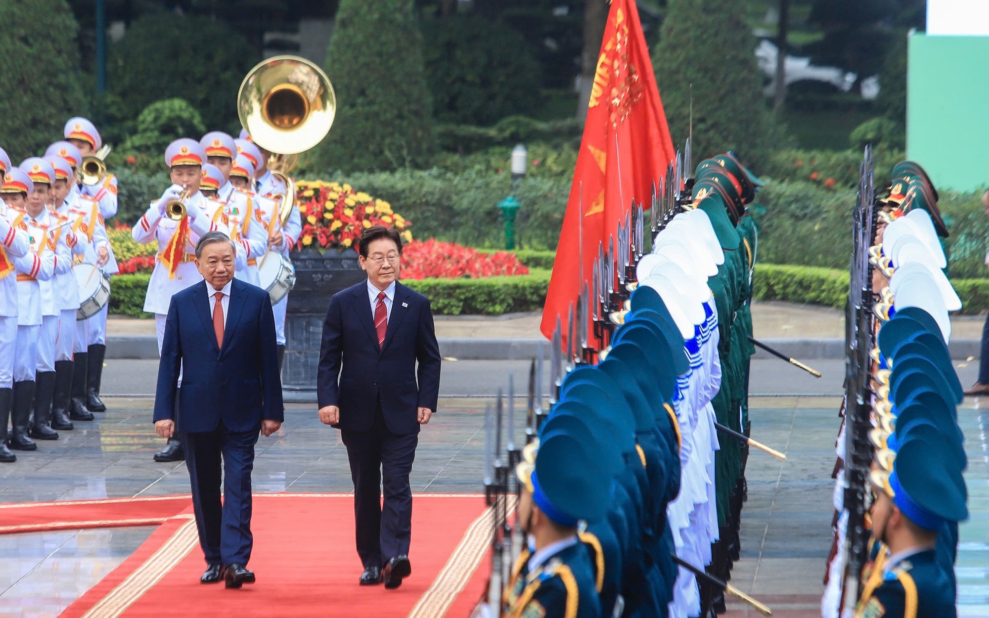 Tổng B&iacute; thư, Chủ tịch nước T&ocirc; L&acirc;m hội đ&agrave;m với Tổng thống H&agrave;n Quốc - Ảnh 2.
