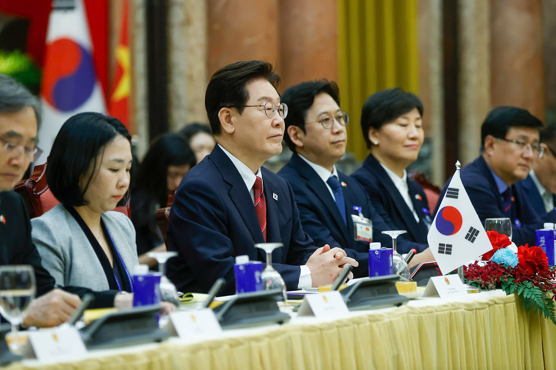 Tổng B&iacute; thư, Chủ tịch nước T&ocirc; L&acirc;m hội đ&agrave;m với Tổng thống H&agrave;n Quốc - Ảnh 7.