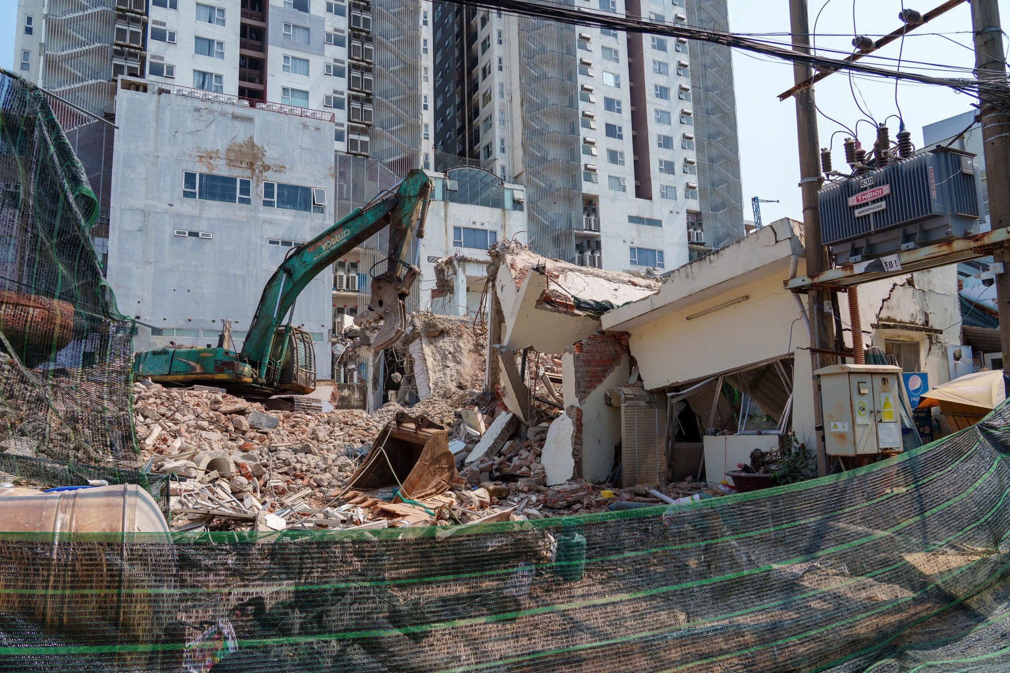 Công an vào cuộc vụ tháo dỡ công trình làm sập nhà ở trung tâm Đà Nẵng - Ảnh 1.