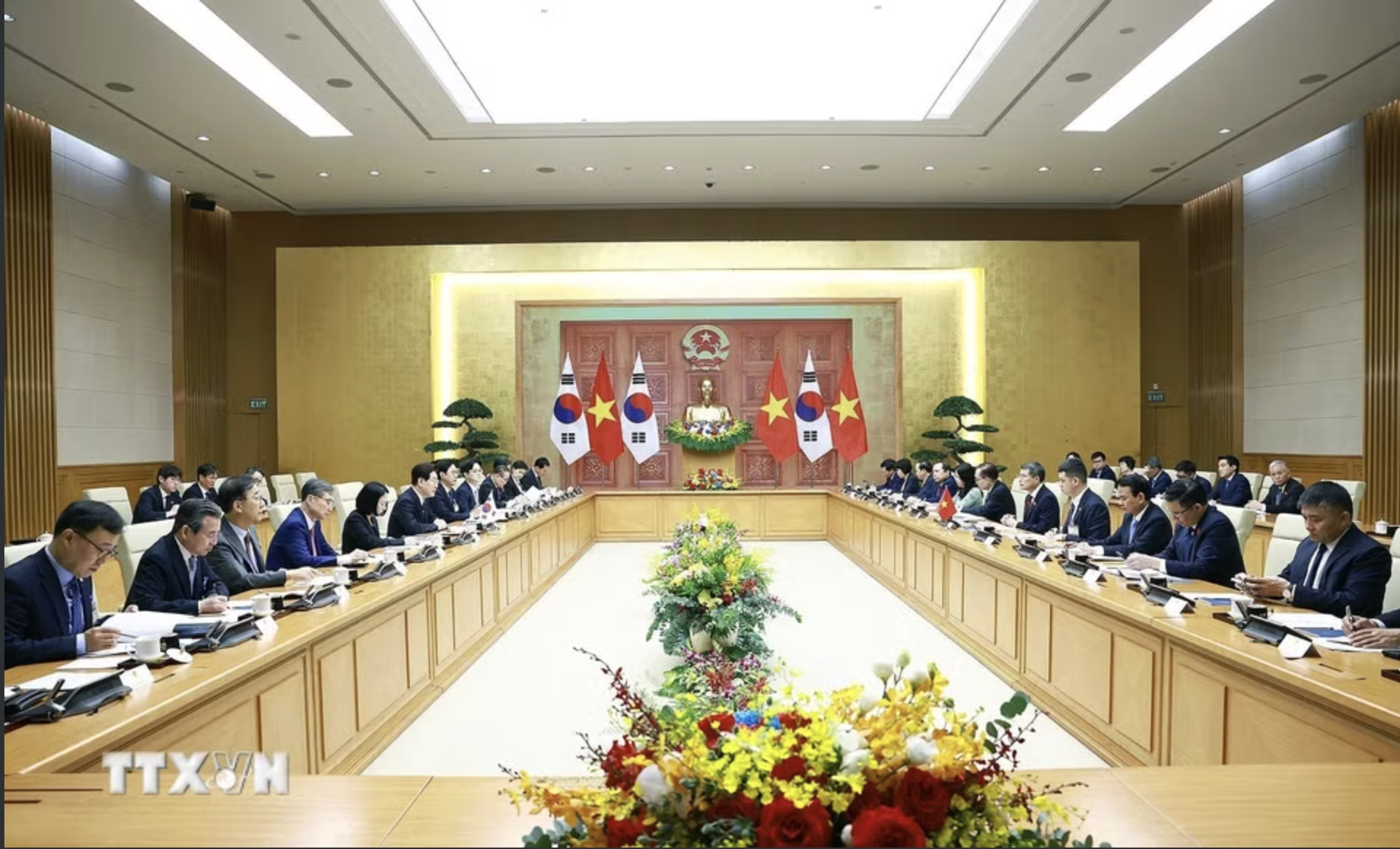 Thủ tướng Lê Minh Hưng hội kiến Tổng thống Hàn Quốc Lee Jae Myung - Ảnh 6.