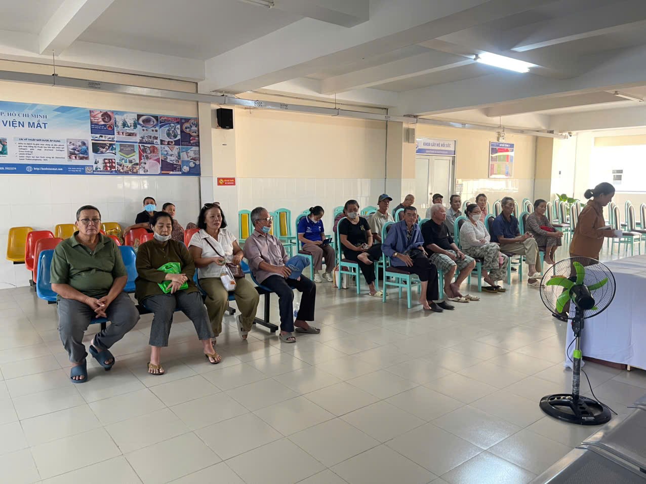 Mang ánh sáng đến 100 người yếu thế Cần Giờ, TPHCM - Ảnh 2.