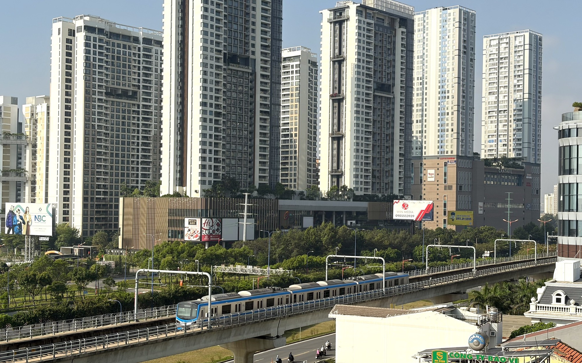 Người d&acirc;n chỉ được đi cầu bộ h&agrave;nh khi đi metro số 1? - Ảnh 2.