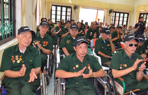 Thủ tướng y&ecirc;u cầu tỉnh chăm lo đời sống người c&oacute; c&ocirc;ng dịp 30 - 4 năm 2026 - Ảnh 1.