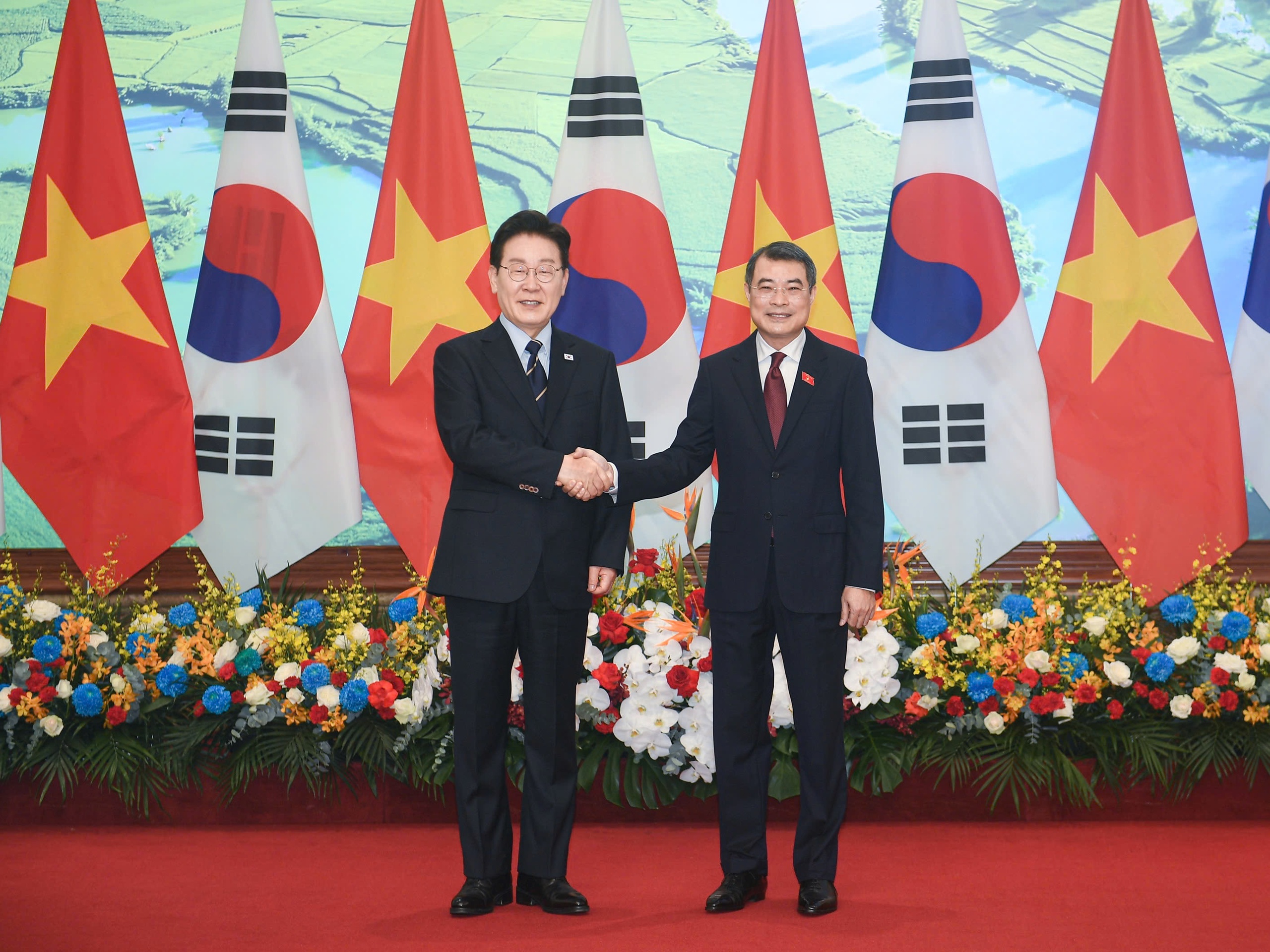 Thủ tướng L&ecirc; Minh Hưng hội kiến Tổng thống H&agrave;n Quốc Lee Jae Myung - Ảnh 4.