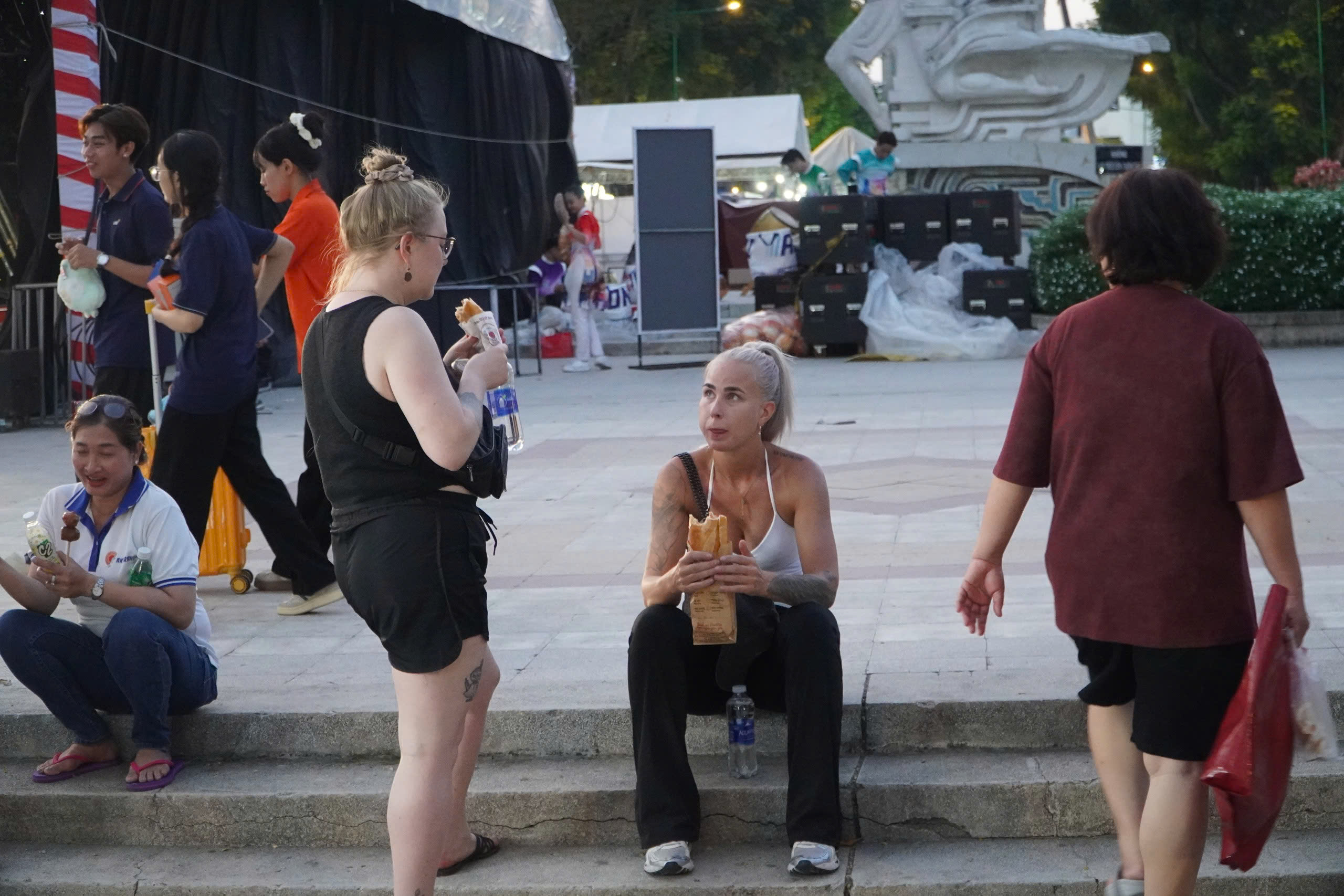 Lễ hội b&aacute;nh m&igrave; TPHCM 2026 thu h&uacute;t h&agrave;ng ng&agrave;n người d&acirc;n thưởng thức ẩm thực đặc sắ - Ảnh 13.