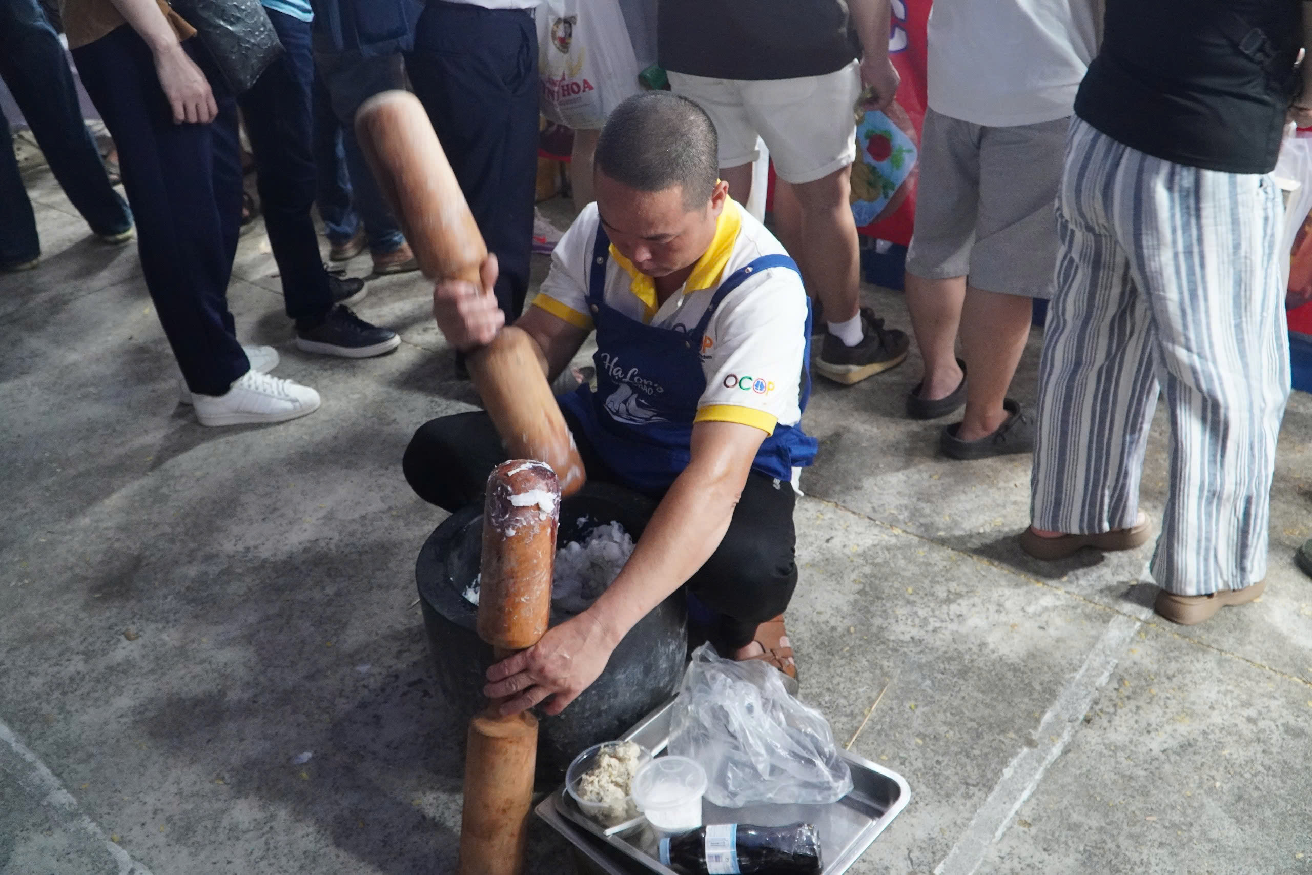 Lễ hội b&aacute;nh m&igrave; TPHCM 2026 thu h&uacute;t h&agrave;ng ng&agrave;n người d&acirc;n thưởng thức ẩm thực đặc sắ - Ảnh 8.