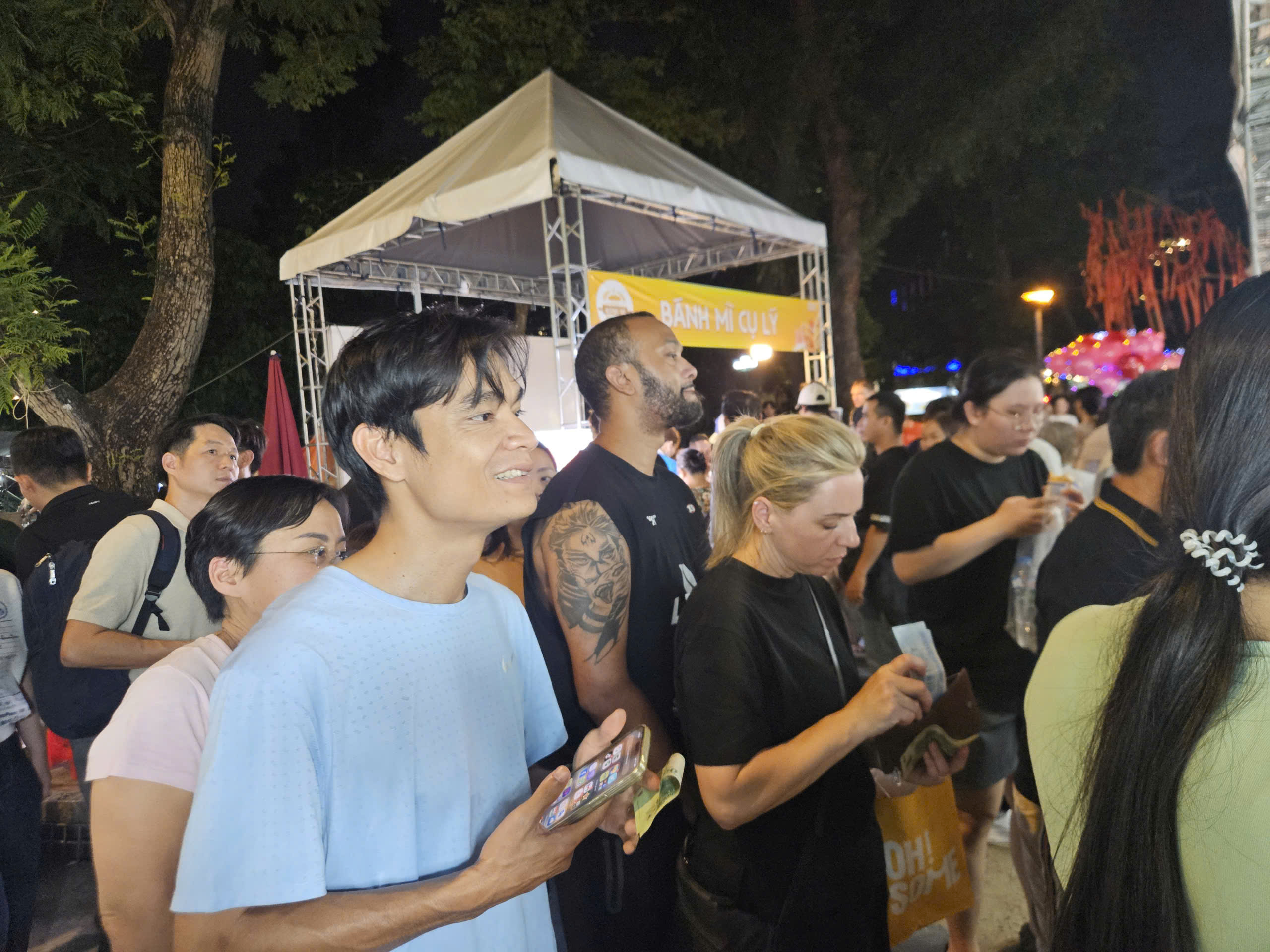 Kh&aacute;ch nước ng&ograve;ai h&agrave;o hứng với lễ hội b&aacute;nh m&igrave; 2026 tại TPHCM - Ảnh 2.