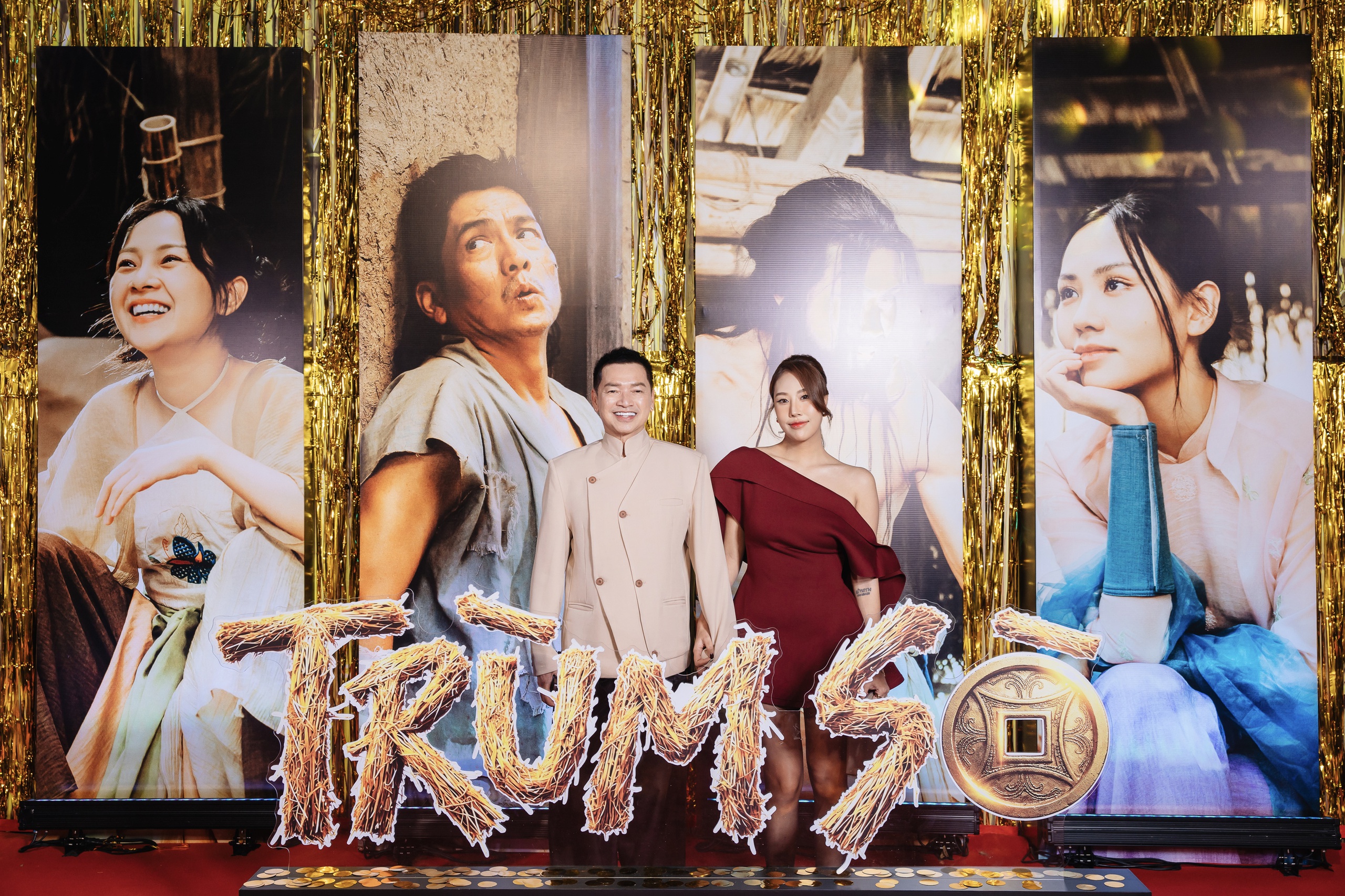 Võ Điền Gia Huy gây sốt khi ôm hoa đến tặng Tam Triều Dâng - Ảnh 8.