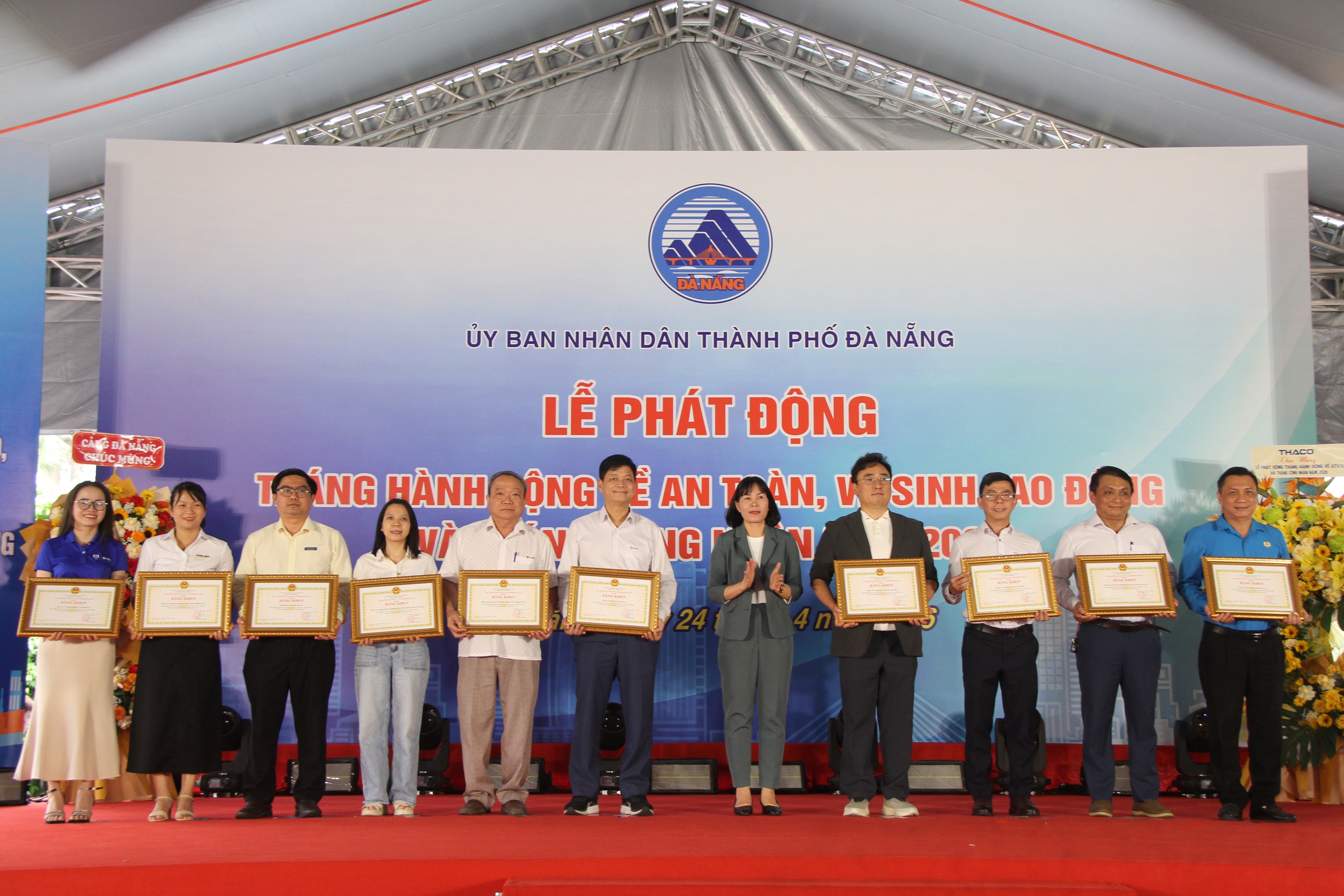 Lãnh đạo Đà Nẵng: “Yêu cầu doanh nghiệp không đặt lợi nhuận trên tính mạng lao động” - Ảnh 2.