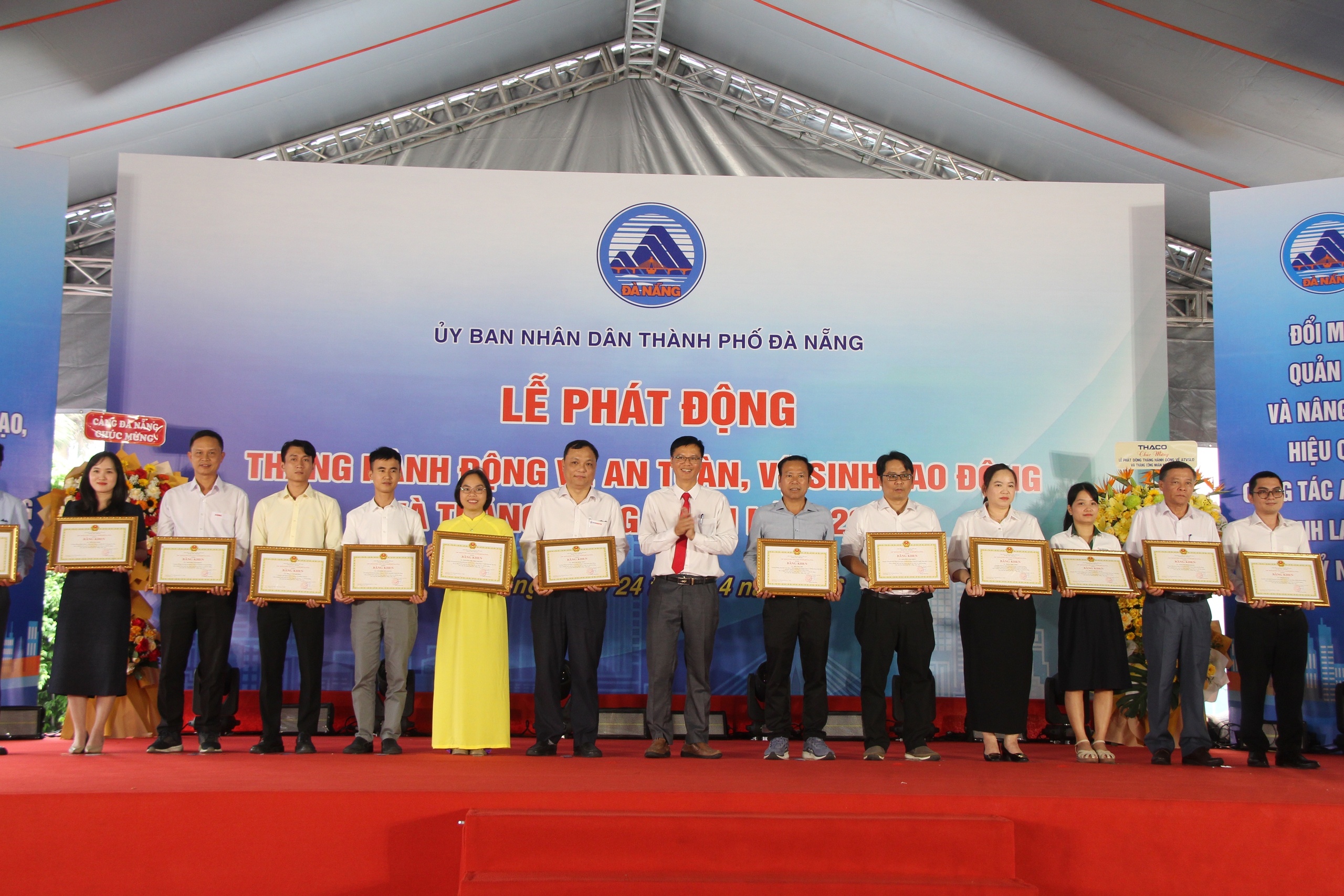 Lãnh đạo Đà Nẵng: “Yêu cầu doanh nghiệp không đặt lợi nhuận trên tính mạng lao động” - Ảnh 3.