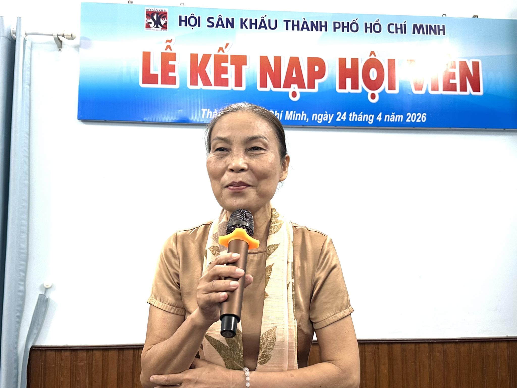 Lâm Vỹ Dạ, Minh Dự, Trọng Nhân xúc động trong ngày được kết nạp Hội viên Hội Sân khấu TP HCM - Ảnh 5.