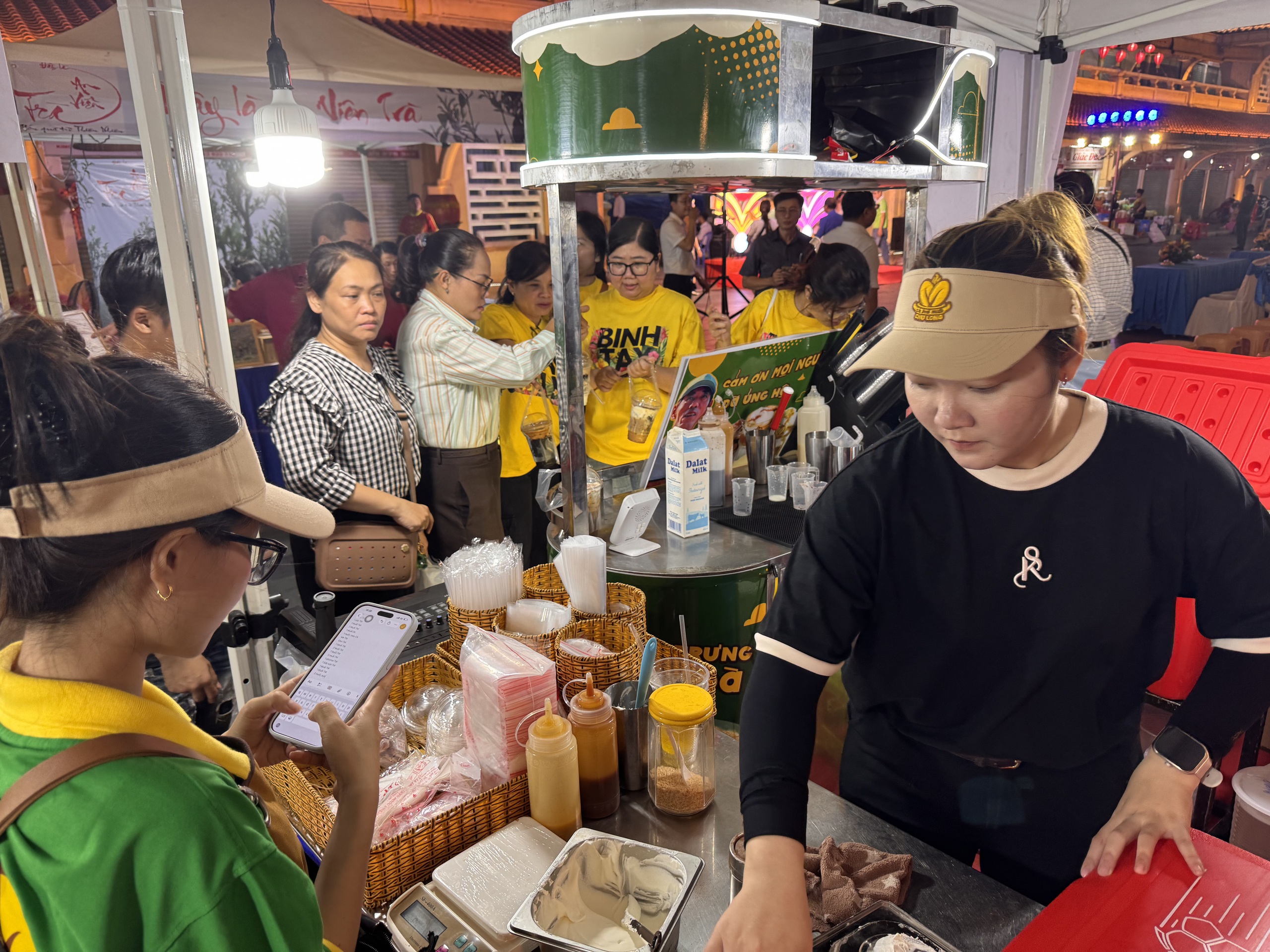 Khám phá Phố đêm Chợ Lớn 2026 với ẩm thực độc đáo và không gian văn hóa hấp dẫn - Ảnh 1.