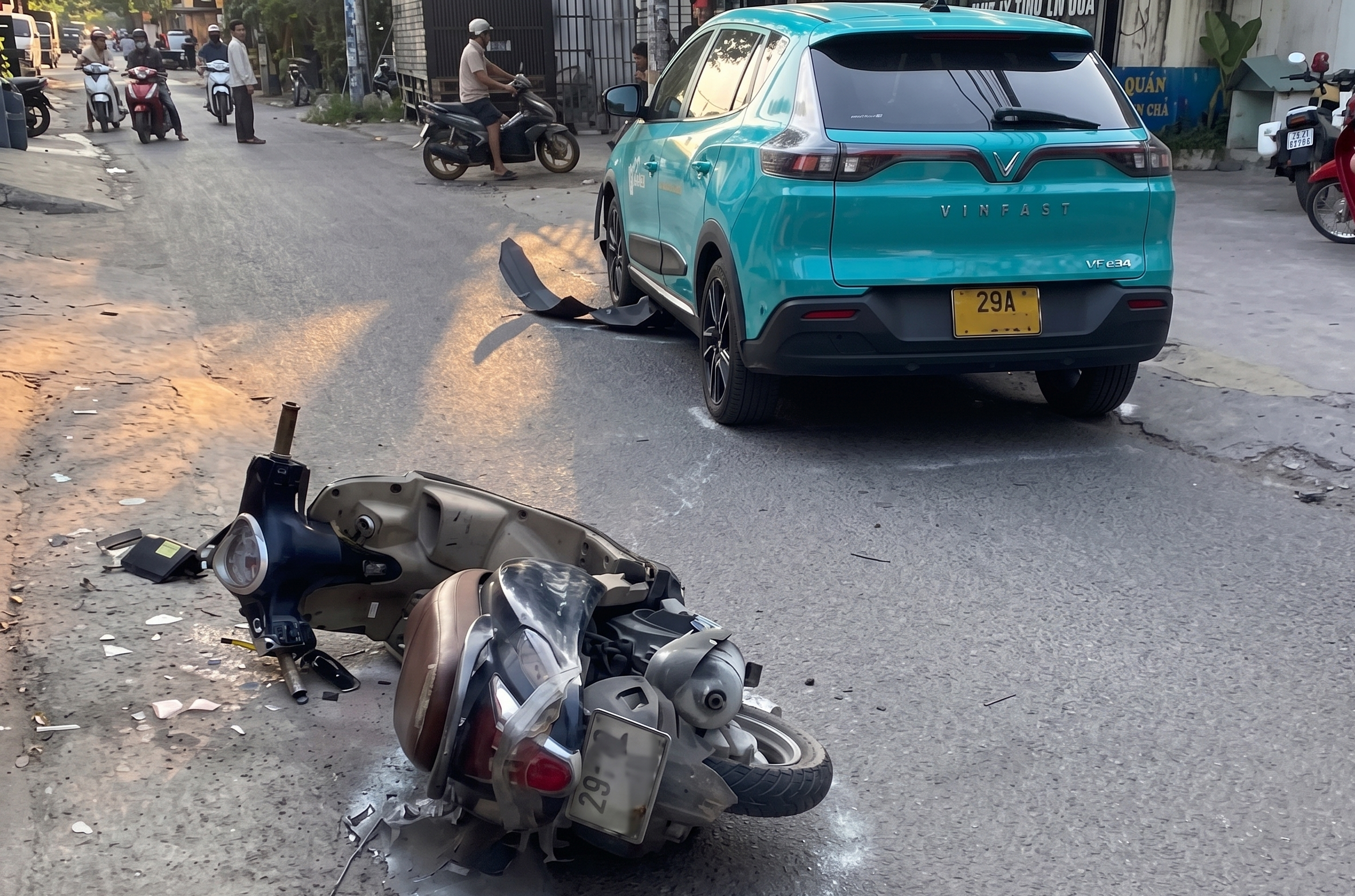 Nhiều học sinh ở TPHCM không làm chủ được tay lái dẫn đến tai nạn giao thông nghiêm trọng - Ảnh 1.