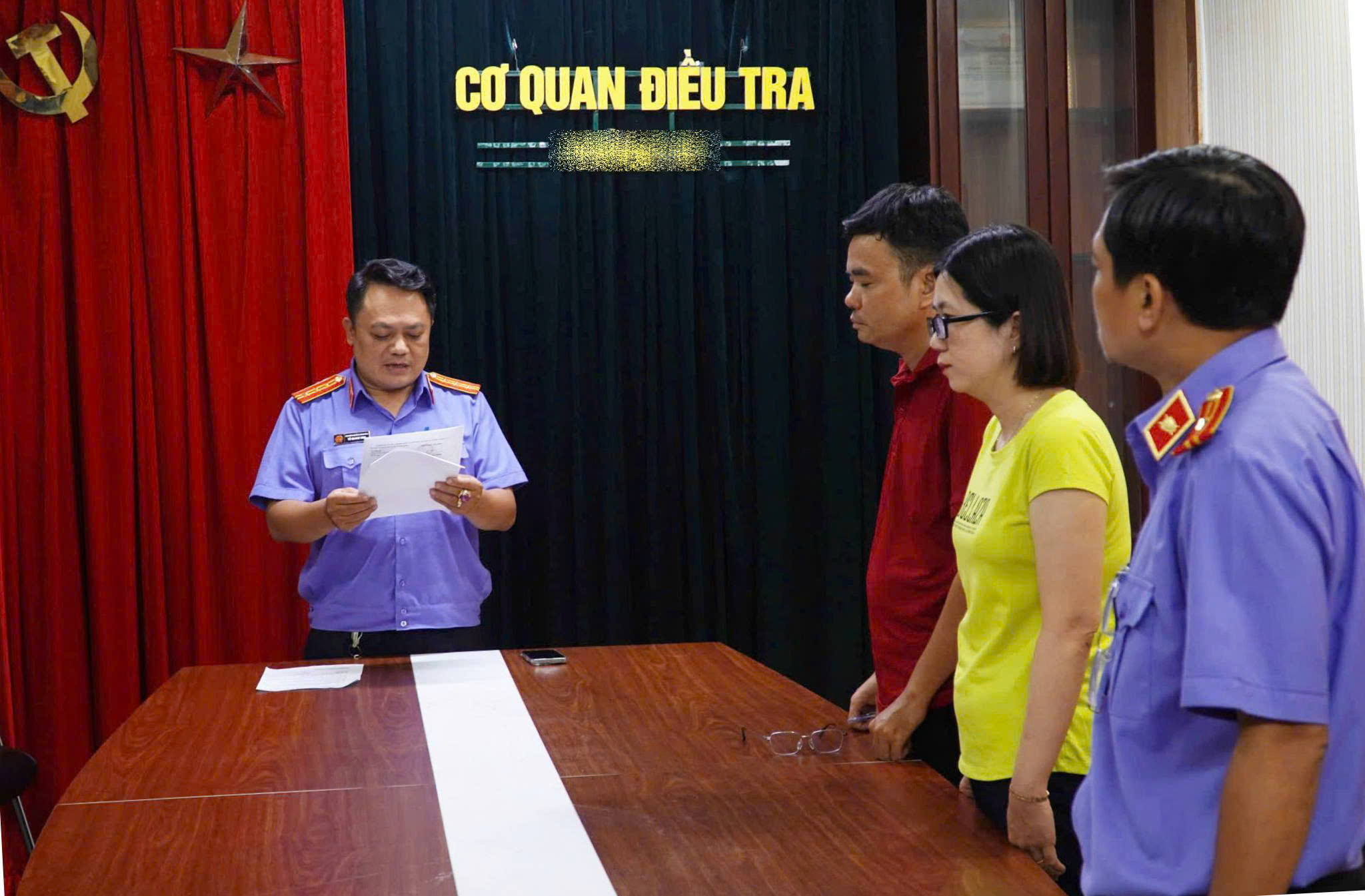 Vụ nữ sinh tử vong ở Vĩnh Long: Từ tai nạn giao thông đến hàng loạt cán bộ bị khởi tố - Ảnh 4.