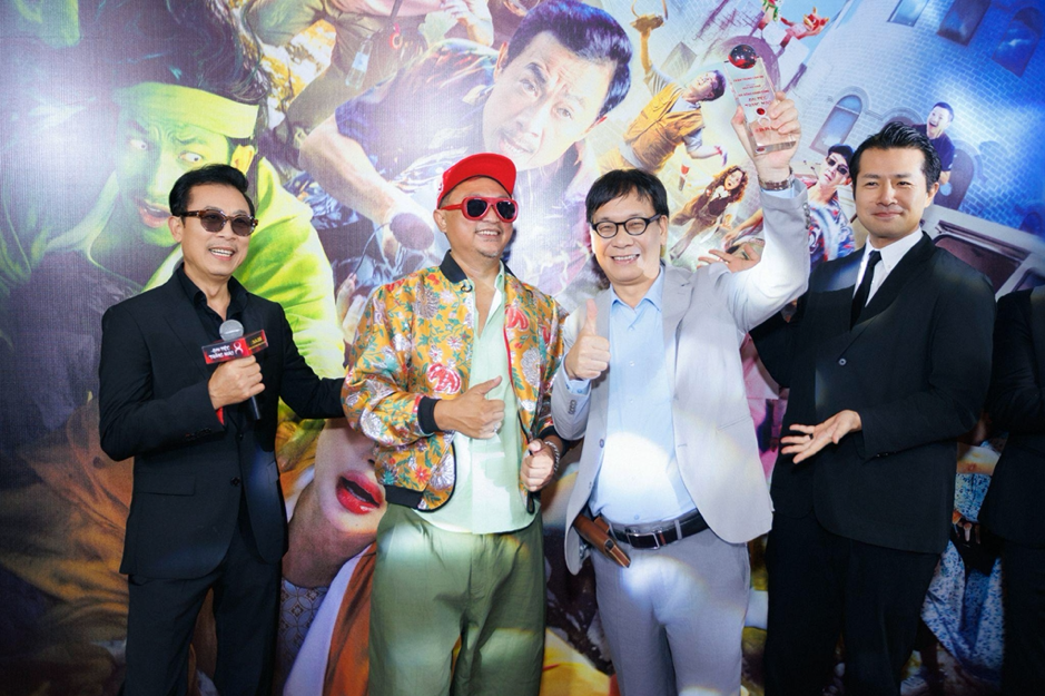 Dàn sao lộng lẫy ủng hộ 