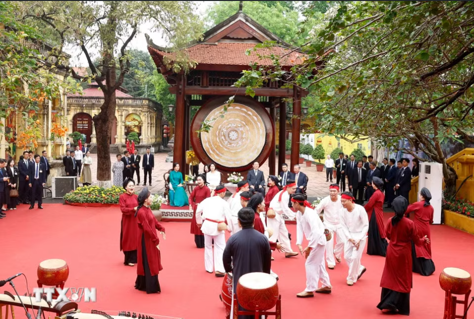 Tổng B&iacute; thư, Chủ tịch nước T&ocirc; L&acirc;m v&agrave; Phu nh&acirc;n chủ tr&igrave; chương tr&igrave;nh đặc biệt tại Ho&agrave;ng Th&agrave;nh Thăng Long - Ảnh 15.