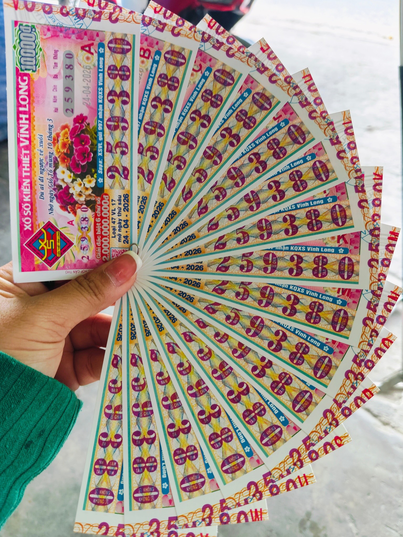 Chiều 24-4, nhiều người ở TPHCM và Vĩnh Long trúng xổ số miền Nam - Ảnh 5.