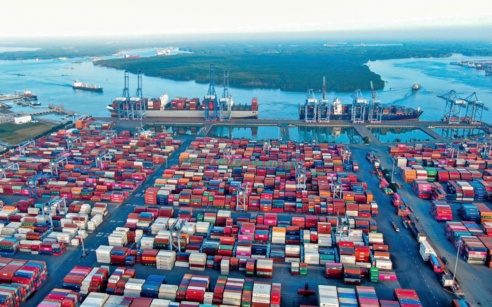 TPHCM l&ecirc;n kế hoạch khẩn về khởi c&ocirc;ng c&aacute;c c&ocirc;ng tr&igrave;nh dịp 30-4 - Ảnh 2.