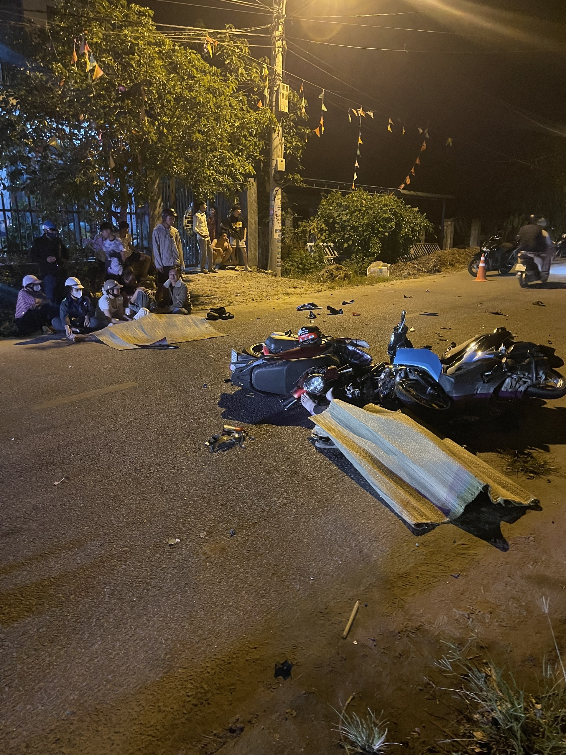 Hiện trường vụ tai nạn 2 người chết ở Đà Nẵng - Ảnh 3.