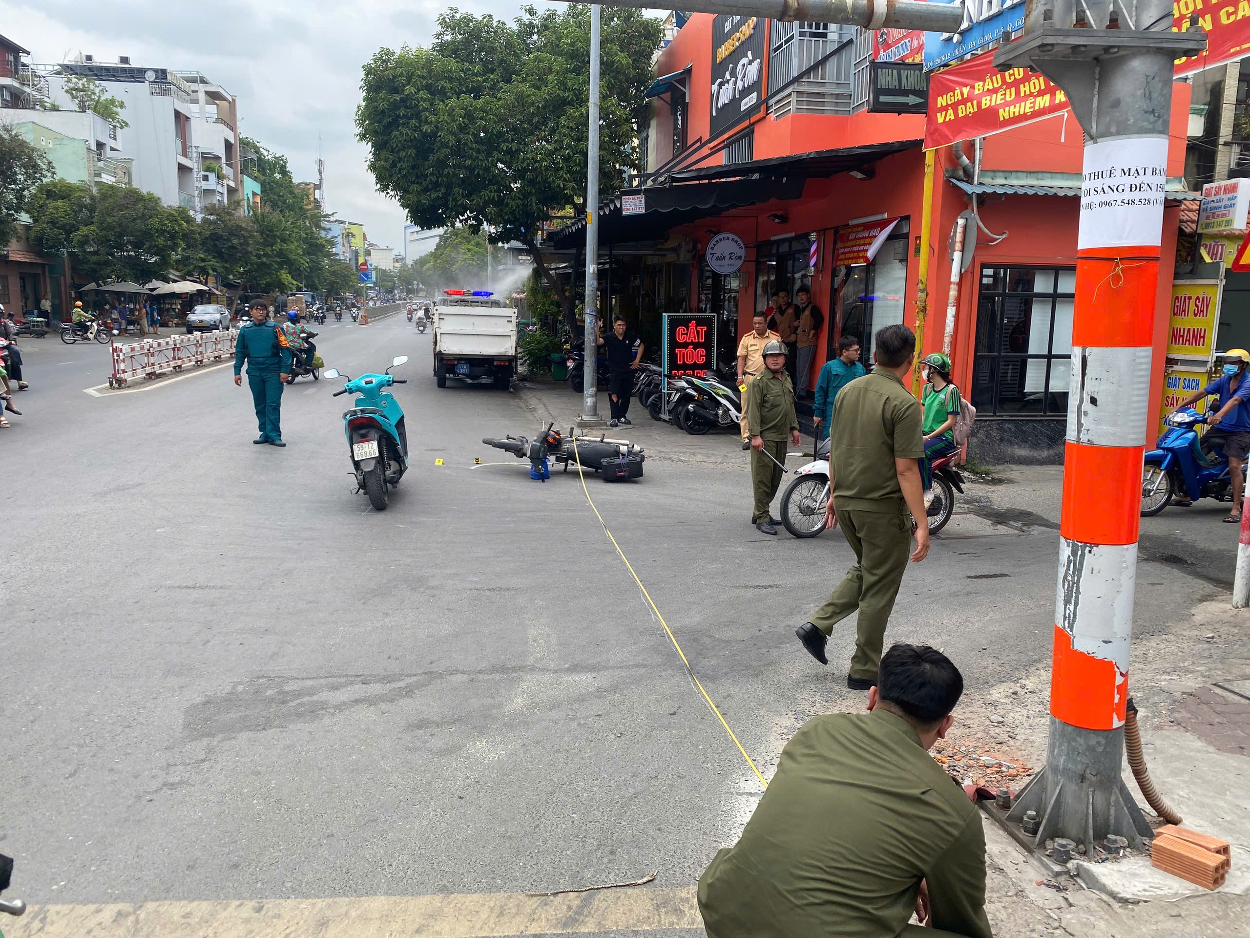 Hái dừa - Ảnh 1.