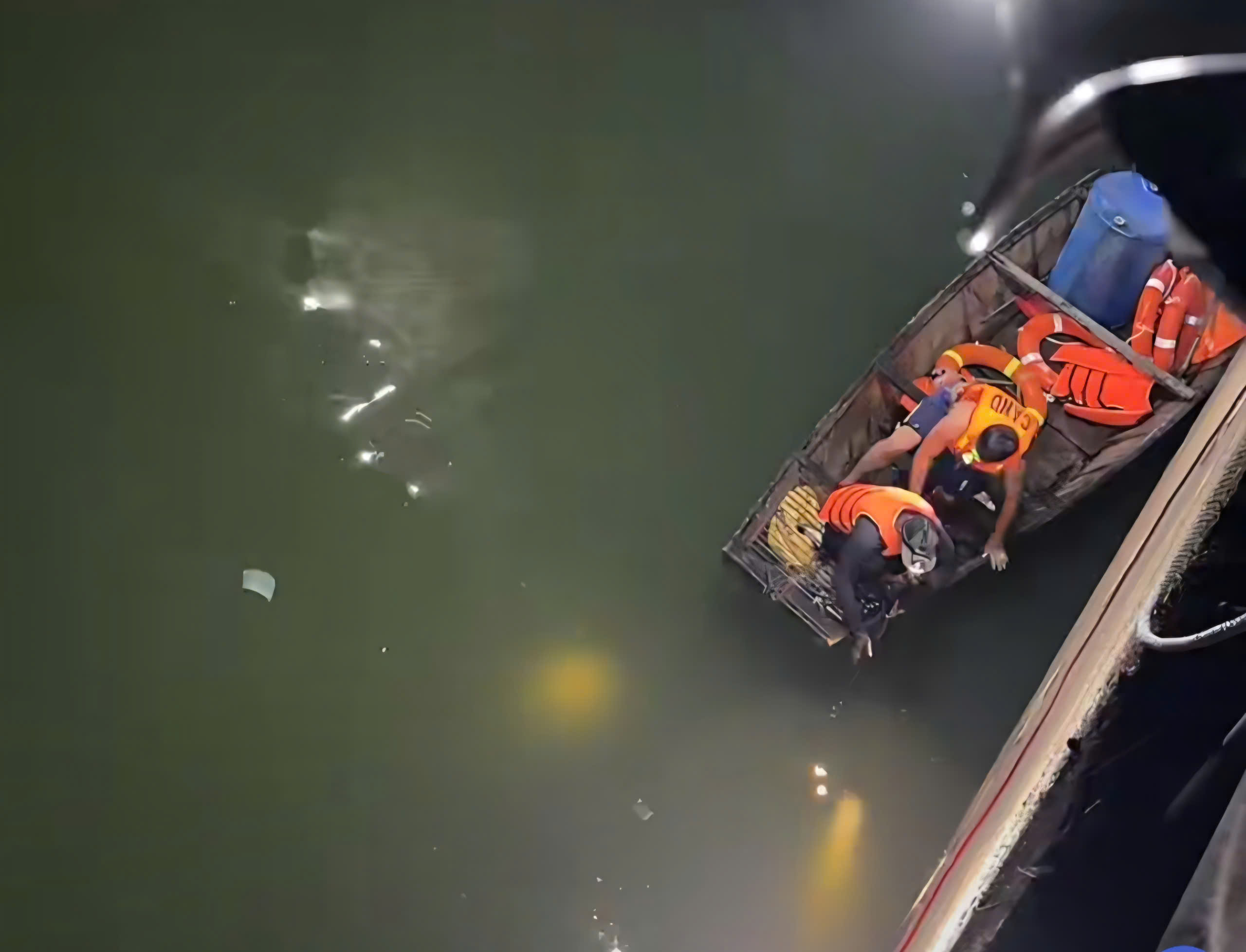 Phát hiện 2 thi thể dưới hồ Krông Búk Hạ , Đắk Lắk năm 2026 - Ảnh 1.