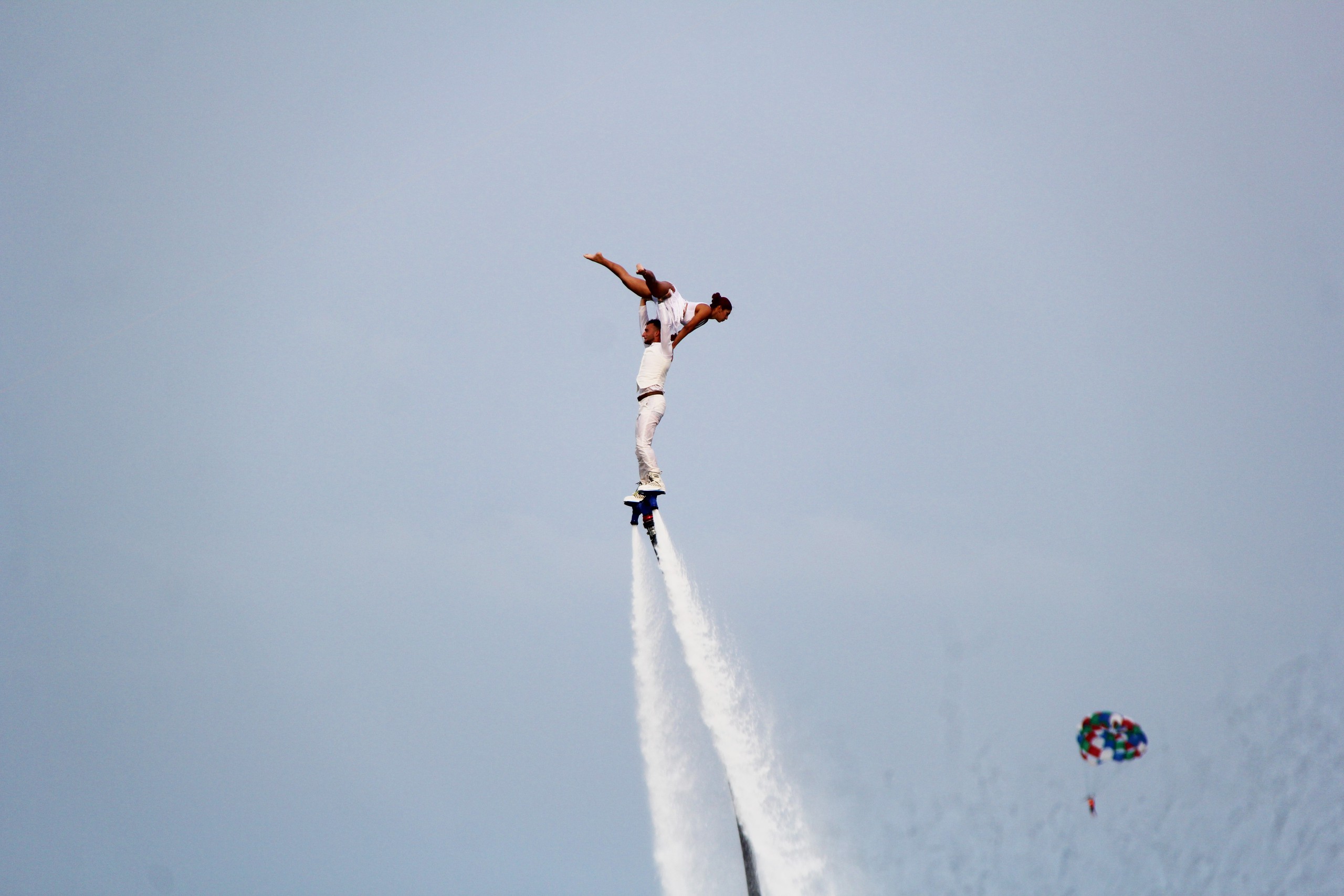 M&ugrave;a du lịch biển Đ&agrave; Nẵng 2026: M&atilde;n nh&atilde;n phần tr&igrave;nh diễn của VĐV flyboard h&agrave;ng đầu thế giới - Ảnh 4.