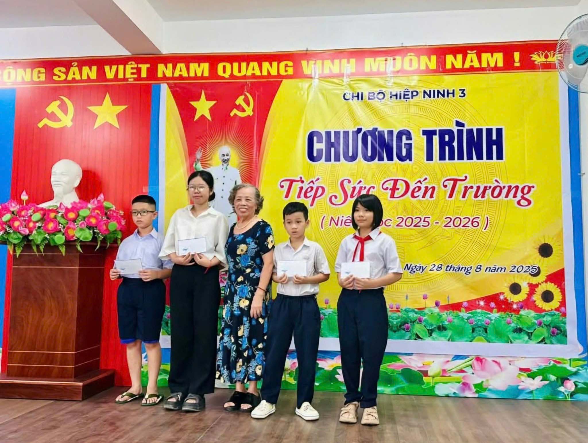 Cuộc thi viết Lòng tốt quanh ta lần 4: Hành trình của bà Hoàng Thị Hồng Thơm - Ảnh 1.