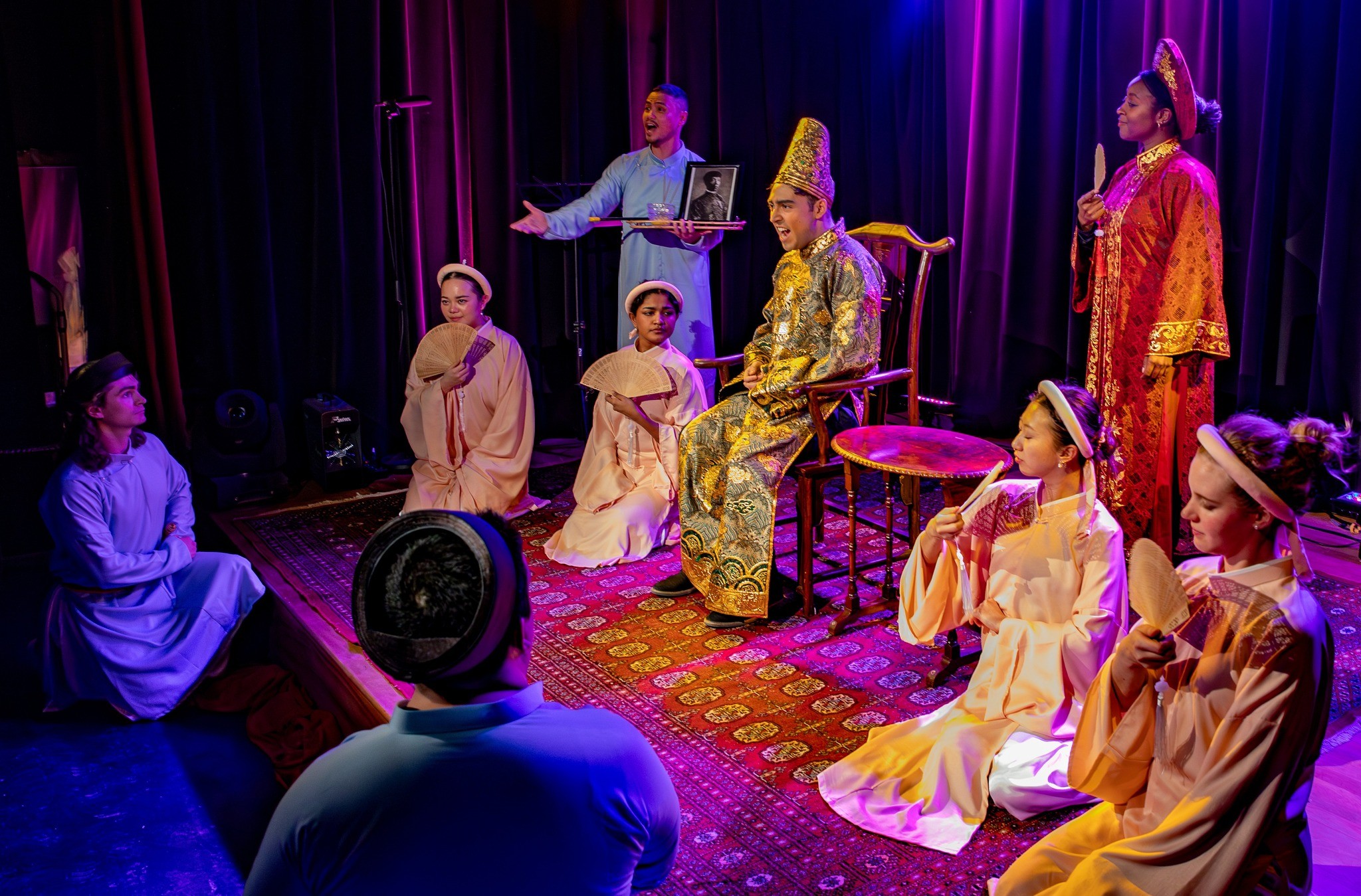 Kể chuyện quê hương bằng ngôn ngữ nhạc kịch toàn cầu - Ảnh 1.