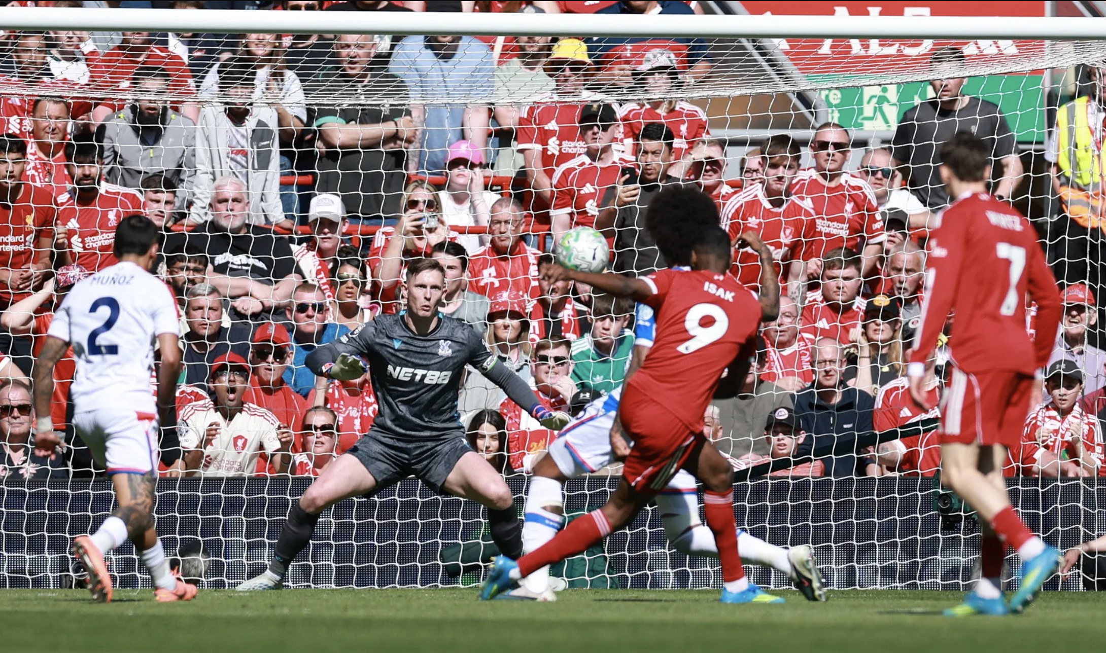 Liverpool ka Crystal Palace, nga Top 4 në 3.