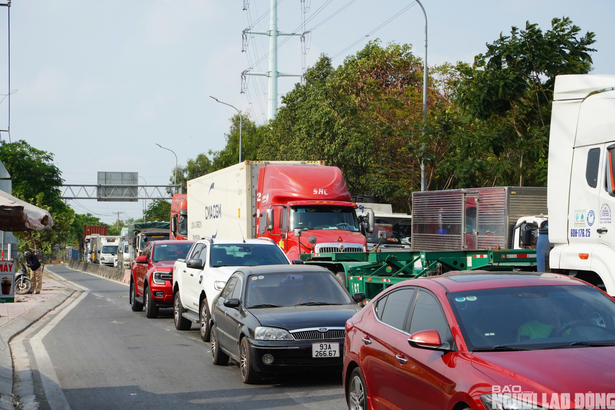 &Ugrave;n ứ bủa v&acirc;y cửa ng&otilde; Đ&ocirc;ng &ndash; T&acirc;y TPHCM ng&agrave;y đầu nghỉ lễ - Ảnh 3.