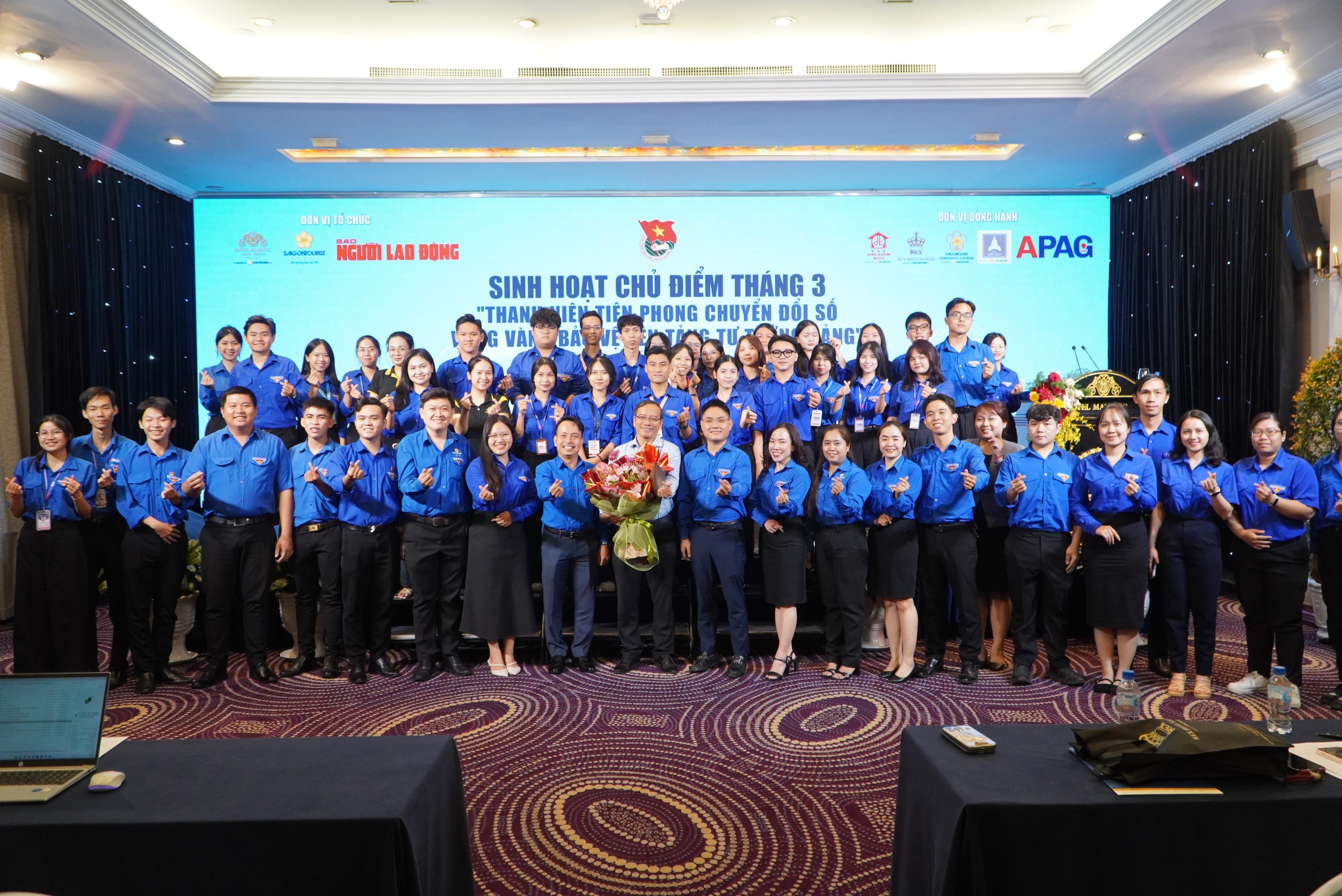 XÂY DỰNG ĐẢNG VỮNG MẠNH TRONG KỶ NGUYÊN SỐ: Làm chủ không gian mạng, giữ vững 