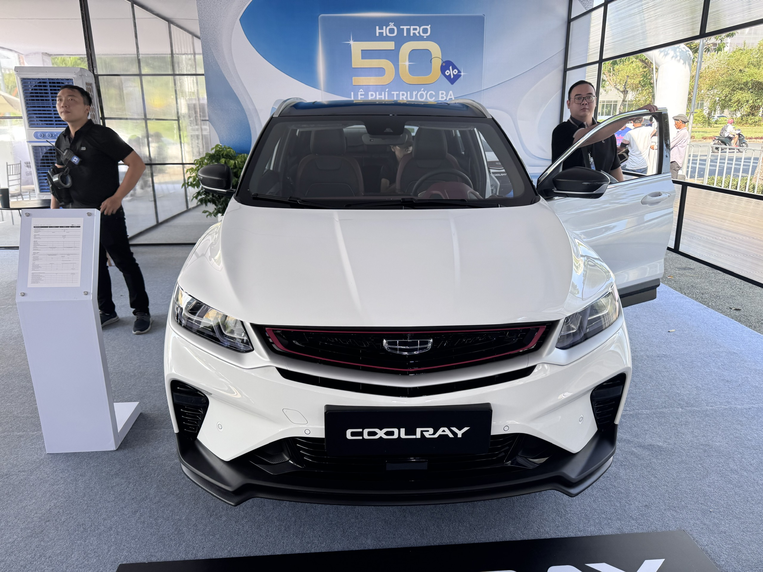 Ô tô con nhập khẩu từ Trung Quốc sụt giảm - Ảnh 1.