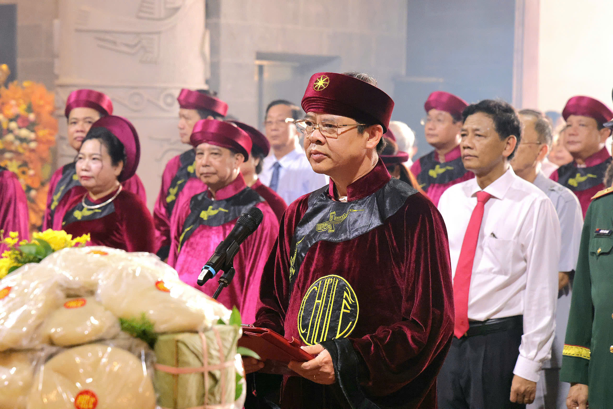 Đông đảo người dân tham dự lễ Giỗ Tổ tại Đền thờ Vua Hùng ở TP Cần Thơ - Ảnh 6.