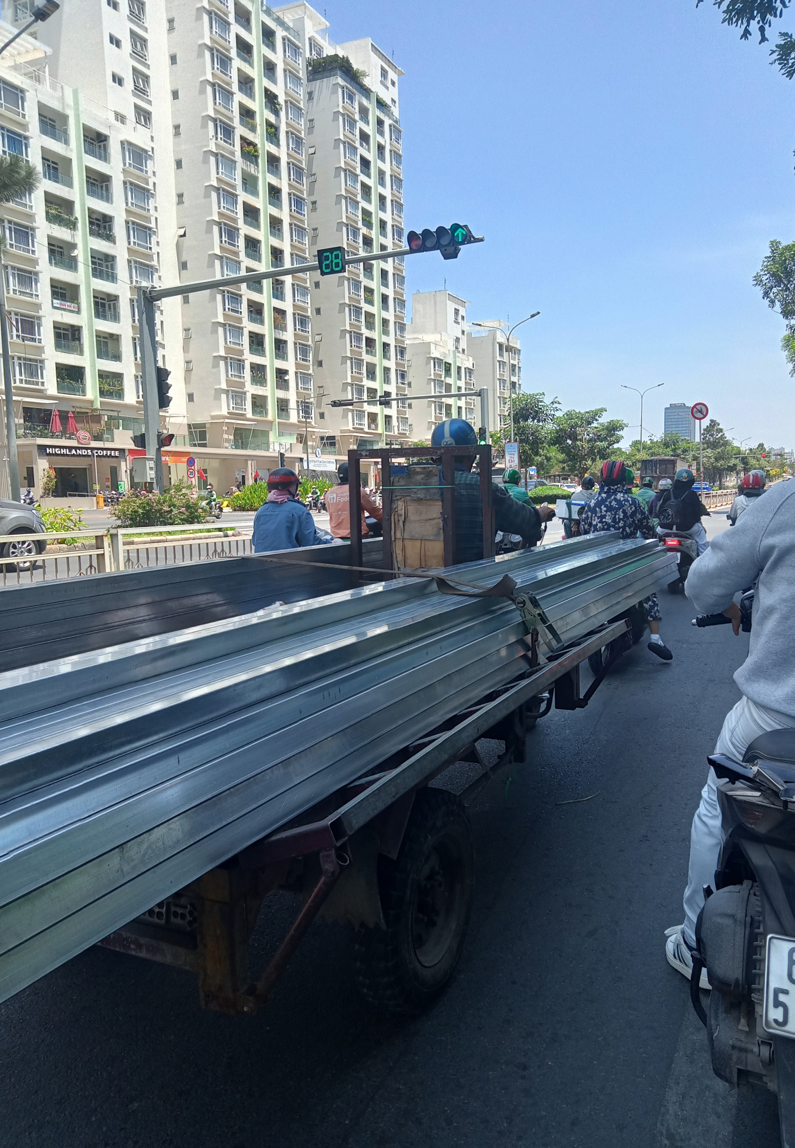 Hành vi nguy hiểm - Ảnh 1.