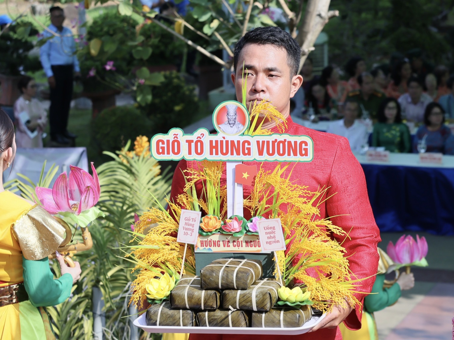 Ch&ugrave;m ảnh: Thắt chặt t&igrave;nh đo&agrave;n kết trong ng&agrave;y Giỗ Tổ H&ugrave;ng Vương tại phường B&igrave;nh Thới, TPHCM - Ảnh 9.