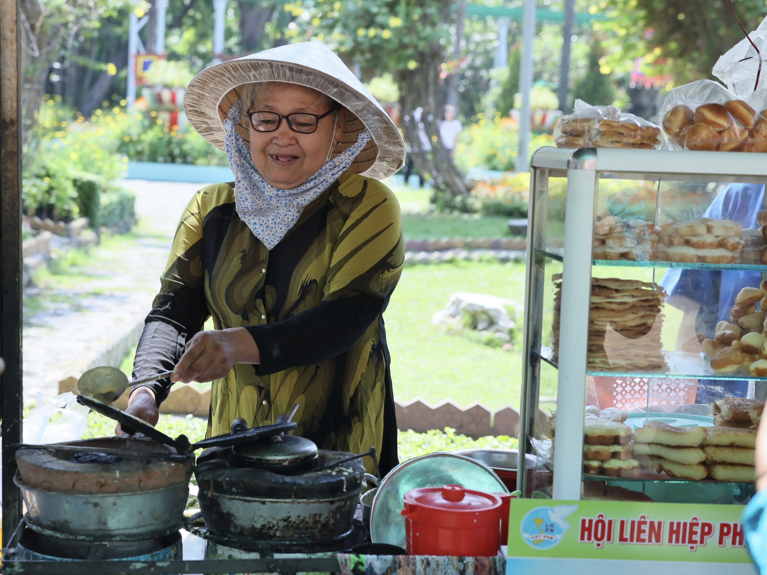 Ch&ugrave;m ảnh: Thắt chặt t&igrave;nh đo&agrave;n kết trong ng&agrave;y Giỗ Tổ H&ugrave;ng Vương tại phường B&igrave;nh Thới, TPHCM - Ảnh 12.