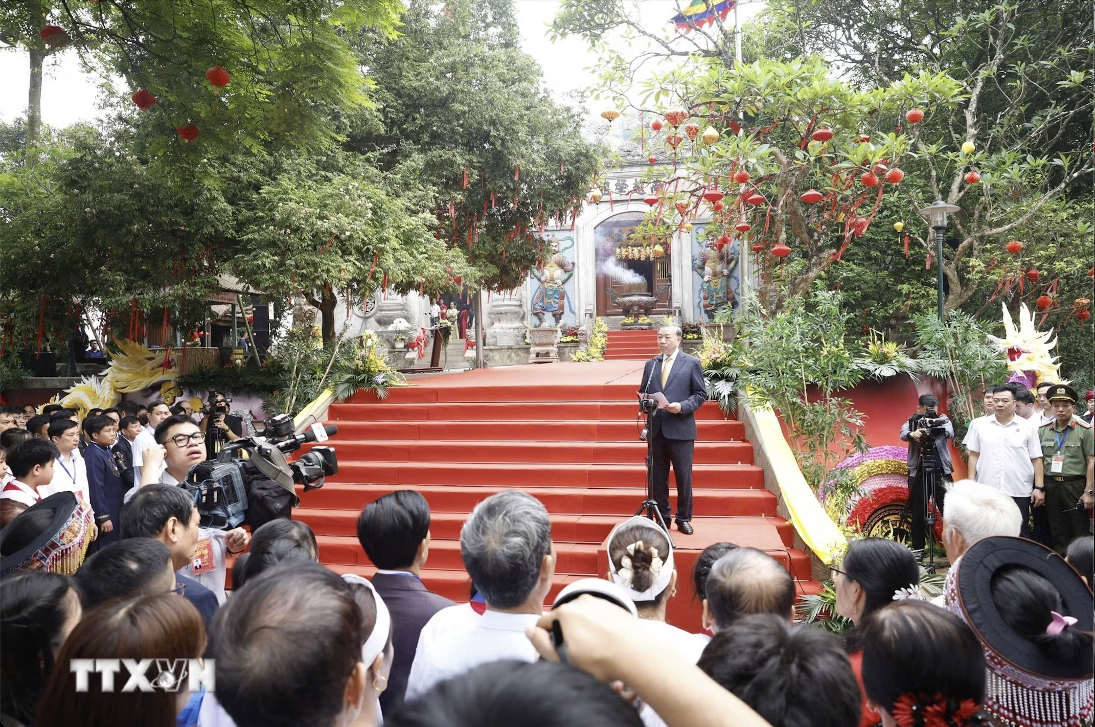 To&agrave;n văn ph&aacute;t biểu của Tổng B&iacute; thư, Chủ tịch nước T&ocirc; L&acirc;m tại Đền H&ugrave;ng - Ảnh 2.